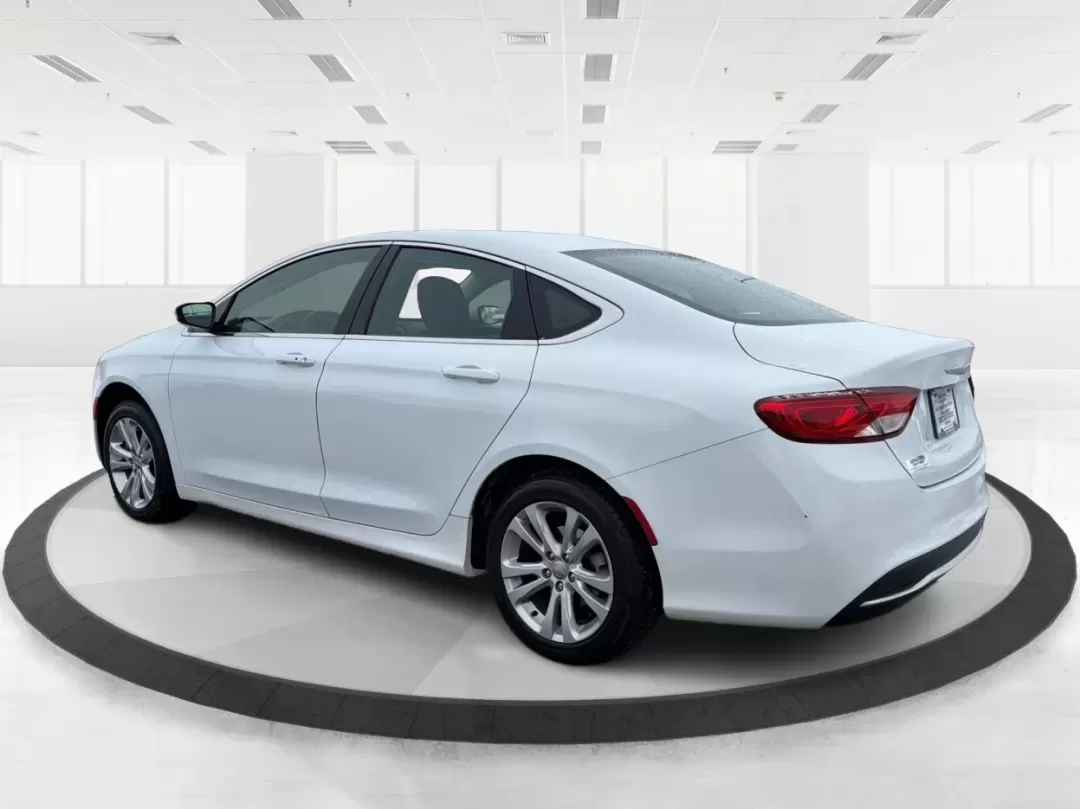 2015 Chrysler 200 Limited (1C3CCCAB2FN) with an 3.6L V-6 DOHC engine, 9-Speed Automatic transmission, located at 1184 Kauffman Ave, Fairborn, OH, 45324, (937) 908-9800, 39.807072, -84.030914 - Are you in the market for a reliable sedan that seamlessly blends comfort, performance, and style? Look no further! At Advantage Car and Credit in Fairborn, OH, we present a fantastic opportunity for you to own the 2015 Chrysler 200 Limited. This vehicle is not just a car; it's your perfect companio - Photo#4