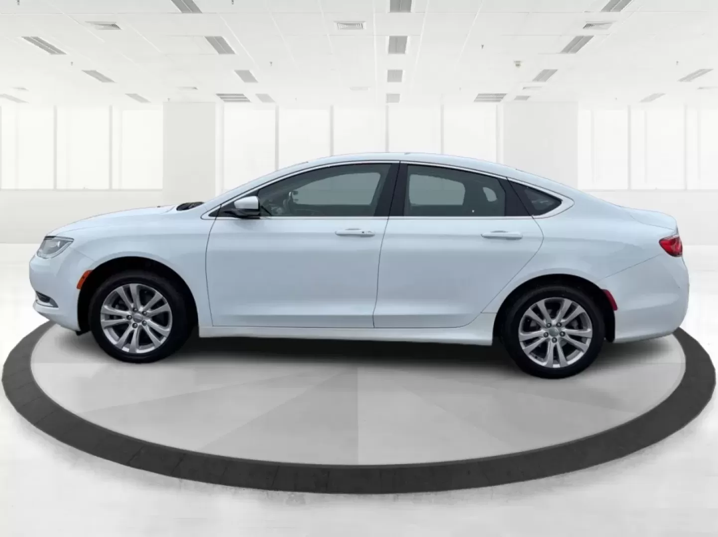 2015 Chrysler 200 Limited (1C3CCCAB2FN) with an 3.6L V-6 DOHC engine, 9-Speed Automatic transmission, located at 1184 Kauffman Ave, Fairborn, OH, 45324, (937) 908-9800, 39.807072, -84.030914 - Are you in the market for a reliable sedan that seamlessly blends comfort, performance, and style? Look no further! At Advantage Car and Credit in Fairborn, OH, we present a fantastic opportunity for you to own the 2015 Chrysler 200 Limited. This vehicle is not just a car; it's your perfect companio - Photo#5