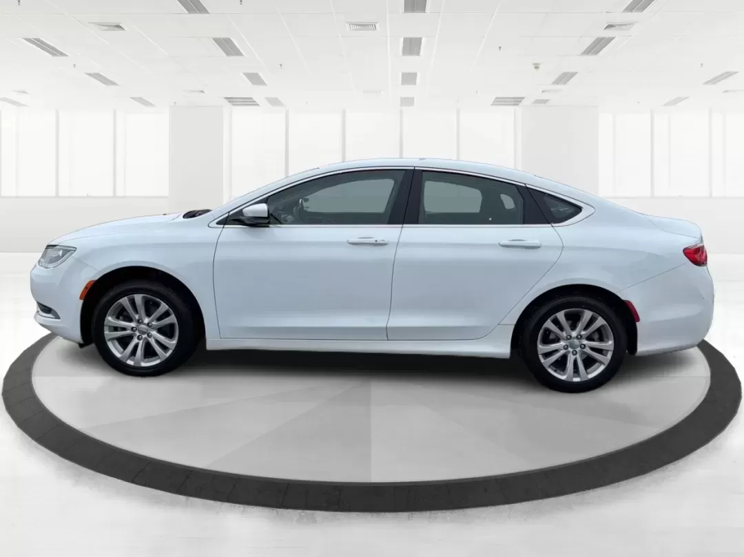 2015 Chrysler 200 Limited (1C3CCCAB2FN) with an 3.6L V-6 DOHC engine, 9-Speed Automatic transmission, located at 1184 Kauffman Ave, Fairborn, OH, 45324, (937) 908-9800, 39.807072, -84.030914 - Are you in the market for a reliable sedan that seamlessly blends comfort, performance, and style? Look no further! At Advantage Car and Credit in Fairborn, OH, we present a fantastic opportunity for you to own the 2015 Chrysler 200 Limited. This vehicle is not just a car; it's your perfect companio - Photo#5