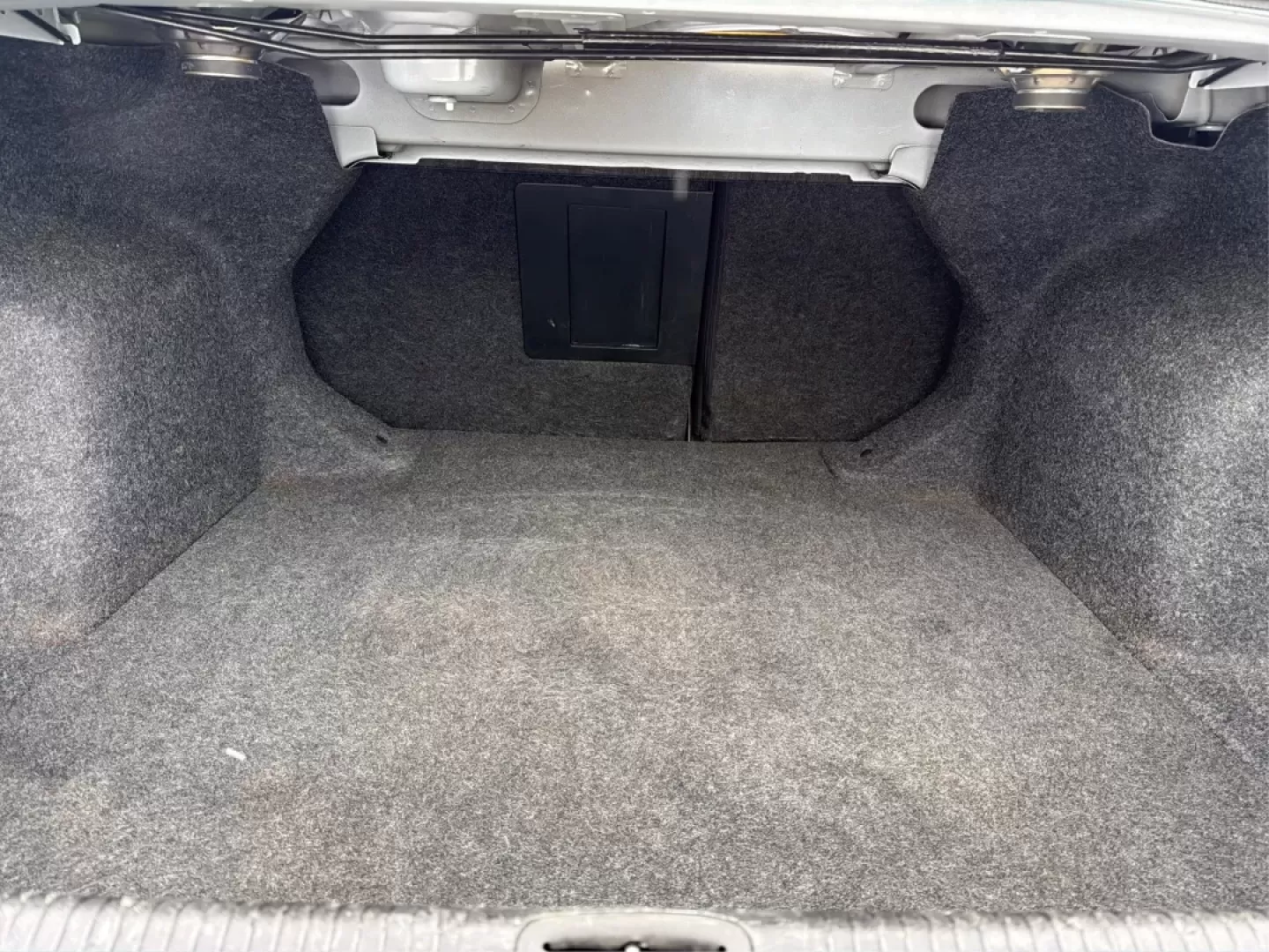 2015 Chrysler 200 Limited (1C3CCCAB2FN) with an 3.6L V-6 DOHC engine, 9-Speed Automatic transmission, located at 1184 Kauffman Ave, Fairborn, OH, 45324, (937) 908-9800, 39.807072, -84.030914 - Are you in the market for a reliable sedan that seamlessly blends comfort, performance, and style? Look no further! At Advantage Car and Credit in Fairborn, OH, we present a fantastic opportunity for you to own the 2015 Chrysler 200 Limited. This vehicle is not just a car; it's your perfect companio - Photo#12