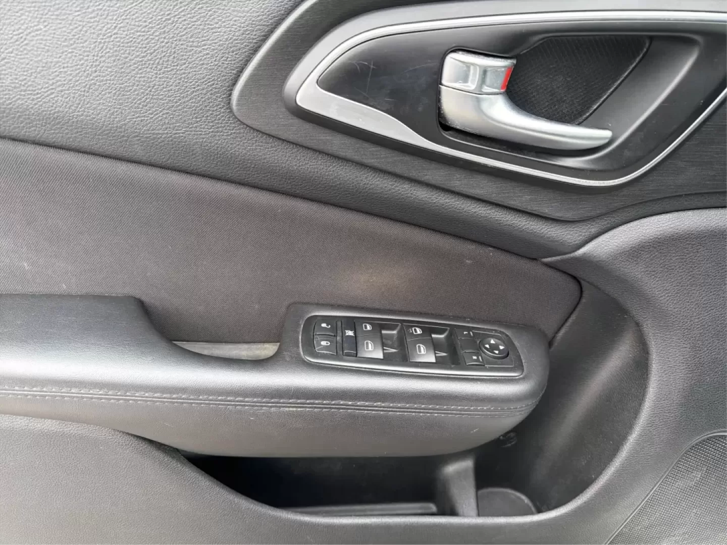 2015 Chrysler 200 Limited (1C3CCCAB2FN) with an 3.6L V-6 DOHC engine, 9-Speed Automatic transmission, located at 1184 Kauffman Ave, Fairborn, OH, 45324, (937) 908-9800, 39.807072, -84.030914 - Are you in the market for a reliable sedan that seamlessly blends comfort, performance, and style? Look no further! At Advantage Car and Credit in Fairborn, OH, we present a fantastic opportunity for you to own the 2015 Chrysler 200 Limited. This vehicle is not just a car; it's your perfect companio - Photo#18