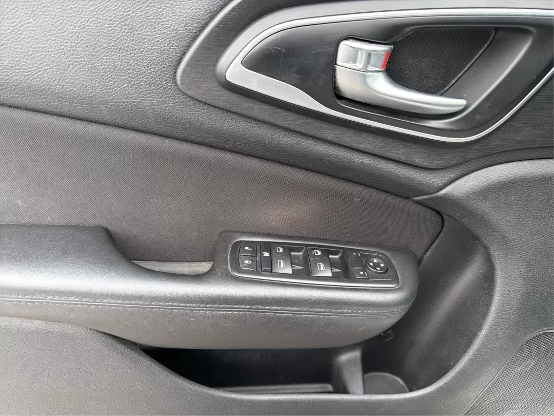 2015 Chrysler 200 Limited (1C3CCCAB2FN) with an 3.6L V-6 DOHC engine, 9-Speed Automatic transmission, located at 1184 Kauffman Ave, Fairborn, OH, 45324, (937) 908-9800, 39.807072, -84.030914 - Are you in the market for a reliable sedan that seamlessly blends comfort, performance, and style? Look no further! At Advantage Car and Credit in Fairborn, OH, we present a fantastic opportunity for you to own the 2015 Chrysler 200 Limited. This vehicle is not just a car; it's your perfect companio - Photo#18