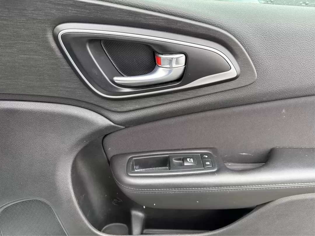 2015 Chrysler 200 Limited (1C3CCCAB2FN) with an 3.6L V-6 DOHC engine, 9-Speed Automatic transmission, located at 1184 Kauffman Ave, Fairborn, OH, 45324, (937) 908-9800, 39.807072, -84.030914 - Are you in the market for a reliable sedan that seamlessly blends comfort, performance, and style? Look no further! At Advantage Car and Credit in Fairborn, OH, we present a fantastic opportunity for you to own the 2015 Chrysler 200 Limited. This vehicle is not just a car; it's your perfect companio - Photo#19