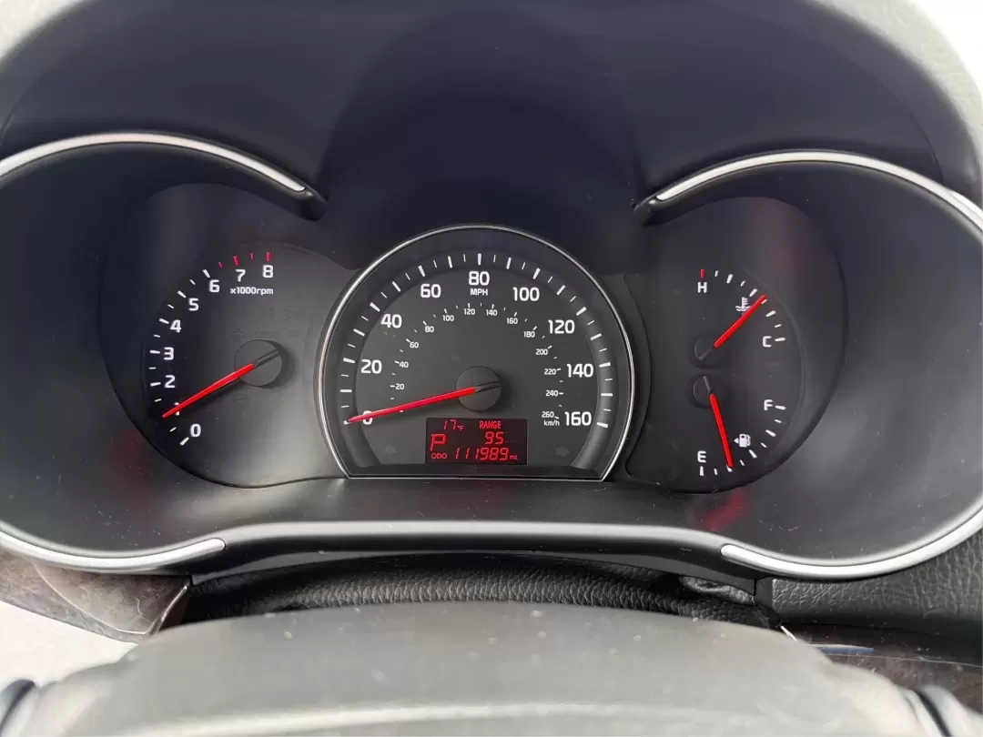 2014 Kia Sorento LX (5XYKT3A64EG) with an 2.4L I-4 gasoline direct injection engine, located at 1099 N County Rd 25A , Troy, OH, 45373, (937) 908-9800, 40.057079, -84.212883 - 2014 Kia Sorento LX - Photo#15