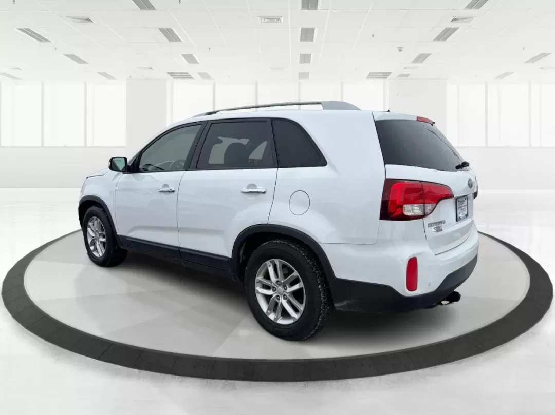 2014 Kia Sorento LX (5XYKT3A64EG) with an 2.4L I-4 gasoline direct injection engine, 6-Speed Automatic transmission, located at 880 E. National Road, Vandalia, OH, 45377, (937) 908-9800, 39.891918, -84.183594 - **Discover the 2014 Kia Sorento LX: Your Family's Perfect Adventure Companion!**<br /> <br /> Are you searching for a reliable SUV that effortlessly blends comfort, style, and functionality? Look no further than the 2014 Kia Sorento LX, available at Advantage Car and Credit in Troy, OH. This spaciou - Photo#4