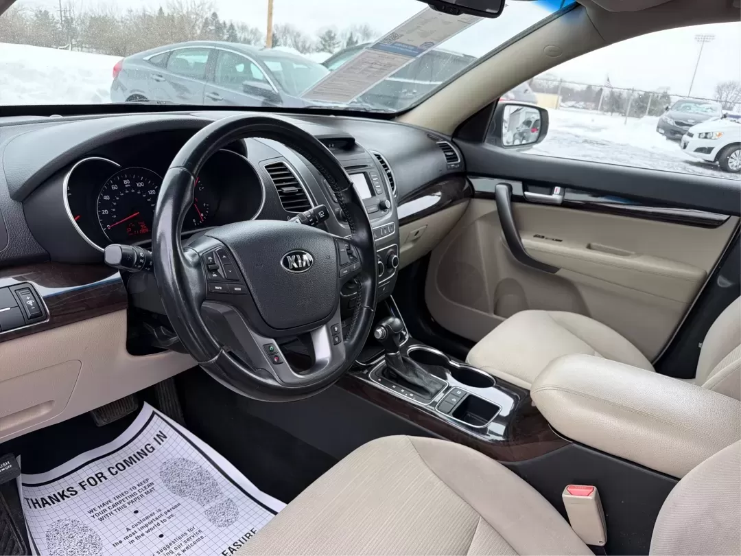 2014 Kia Sorento LX (5XYKT3A64EG) with an 2.4L I-4 gasoline direct injection engine, 6-Speed Automatic transmission, located at 880 E. National Road, Vandalia, OH, 45377, (937) 908-9800, 39.891918, -84.183594 - **Discover the 2014 Kia Sorento LX: Your Family's Perfect Adventure Companion!**<br /> <br /> Are you searching for a reliable SUV that effortlessly blends comfort, style, and functionality? Look no further than the 2014 Kia Sorento LX, available at Advantage Car and Credit in Troy, OH. This spaciou - Photo#9