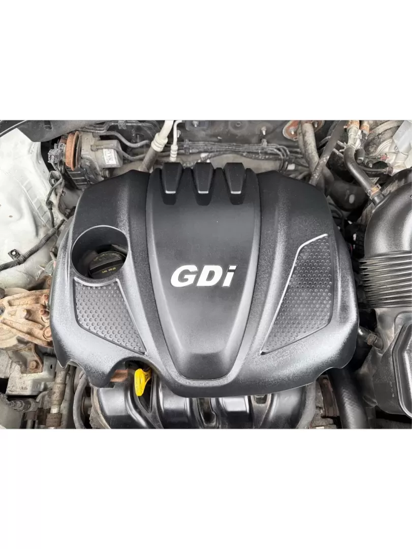 2014 Kia Sorento LX (5XYKT3A64EG) with an 2.4L I-4 gasoline direct injection engine, 6-Speed Automatic transmission, located at 880 E. National Road, Vandalia, OH, 45377, (937) 908-9800, 39.891918, -84.183594 - **Discover the 2014 Kia Sorento LX: Your Family's Perfect Adventure Companion!**<br /> <br /> Are you searching for a reliable SUV that effortlessly blends comfort, style, and functionality? Look no further than the 2014 Kia Sorento LX, available at Advantage Car and Credit in Troy, OH. This spaciou - Photo#11