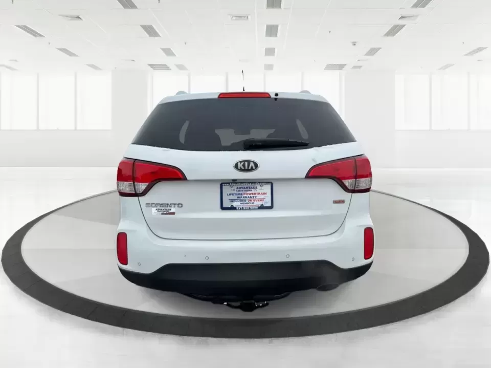2014 Kia Sorento LX (5XYKT3A64EG) with an 2.4L I-4 gasoline direct injection engine, 6-Speed Automatic transmission, located at 4508 South Dixie Dr, Moraine, OH, 45439, (937) 908-9800, 39.689976, -84.218452 - **Discover the 2014 Kia Sorento LX: Your Family's Perfect Adventure Companion!**<br /> <br /> Are you searching for a reliable SUV that effortlessly blends comfort, style, and functionality? Look no further than the 2014 Kia Sorento LX, available at Advantage Car and Credit in Troy, OH. This spaciou - Photo#3