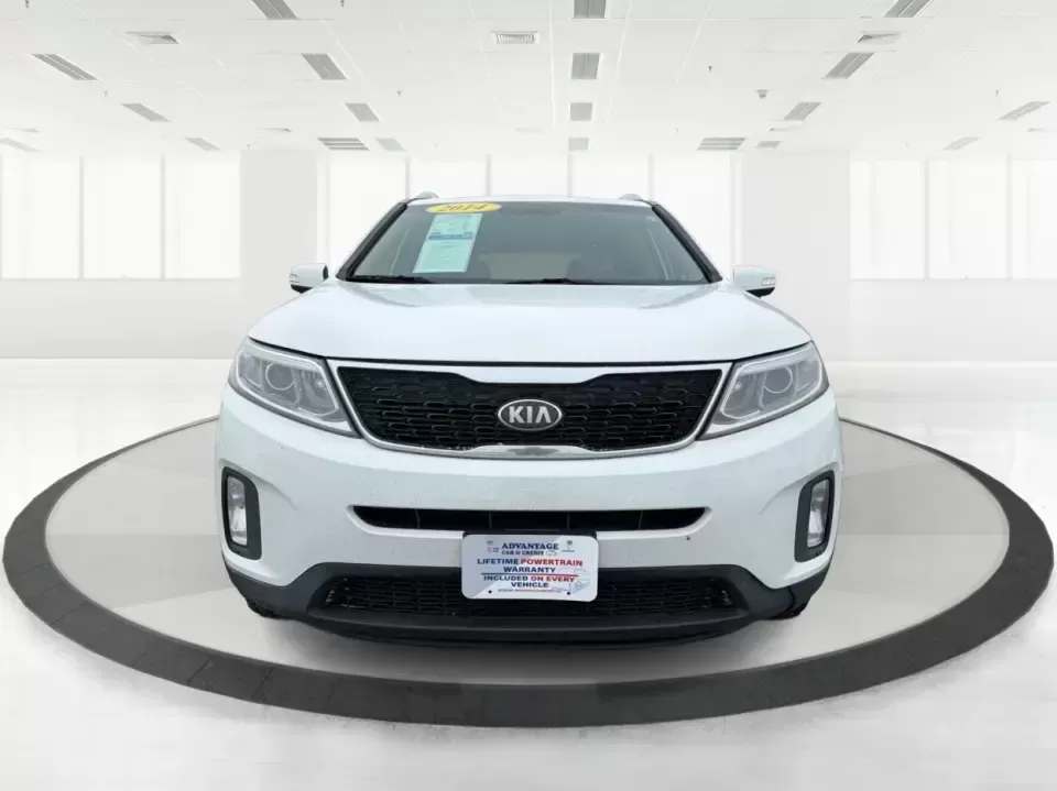 2014 Kia Sorento LX (5XYKT3A64EG) with an 2.4L I-4 gasoline direct injection engine, 6-Speed Automatic transmission, located at 4508 South Dixie Dr, Moraine, OH, 45439, (937) 908-9800, 39.689976, -84.218452 - **Discover the 2014 Kia Sorento LX: Your Family's Perfect Adventure Companion!**<br /> <br /> Are you searching for a reliable SUV that effortlessly blends comfort, style, and functionality? Look no further than the 2014 Kia Sorento LX, available at Advantage Car and Credit in Troy, OH. This spaciou - Photo#7