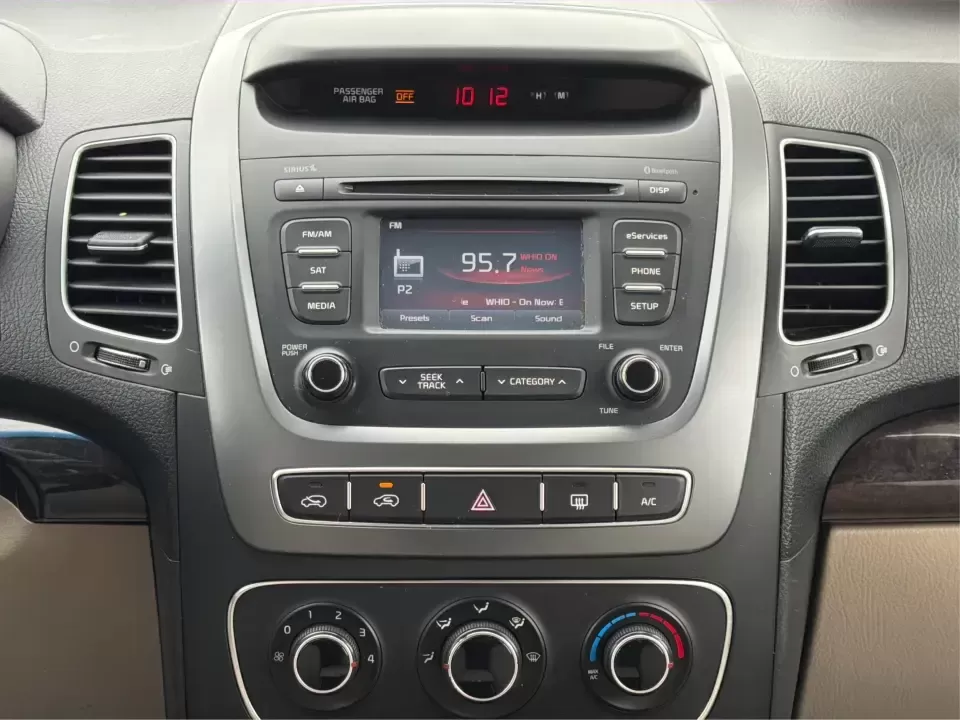 2014 Kia Sorento LX (5XYKT3A64EG) with an 2.4L I-4 gasoline direct injection engine, 6-Speed Automatic transmission, located at 4508 South Dixie Dr, Moraine, OH, 45439, (937) 908-9800, 39.689976, -84.218452 - **Discover the 2014 Kia Sorento LX: Your Family's Perfect Adventure Companion!**<br /> <br /> Are you searching for a reliable SUV that effortlessly blends comfort, style, and functionality? Look no further than the 2014 Kia Sorento LX, available at Advantage Car and Credit in Troy, OH. This spaciou - Photo#13