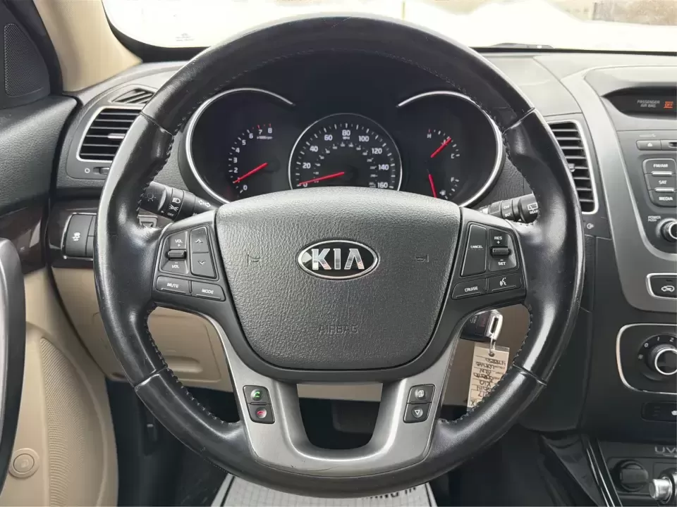 2014 Kia Sorento LX (5XYKT3A64EG) with an 2.4L I-4 gasoline direct injection engine, 6-Speed Automatic transmission, located at 4508 South Dixie Dr, Moraine, OH, 45439, (937) 908-9800, 39.689976, -84.218452 - **Discover the 2014 Kia Sorento LX: Your Family's Perfect Adventure Companion!**<br /> <br /> Are you searching for a reliable SUV that effortlessly blends comfort, style, and functionality? Look no further than the 2014 Kia Sorento LX, available at Advantage Car and Credit in Troy, OH. This spaciou - Photo#16
