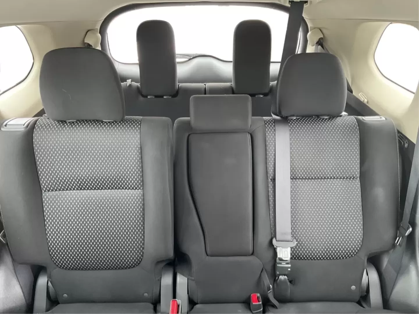 2017 Mitsubishi Outlander ES (JA4AD2A35HZ) with an 2.4L I-4 variable valve control engine, located at 1184 Kauffman Ave, Fairborn, OH, 45324, (937) 908-9800, 39.807072, -84.030914 - 2017 Mitsubishi Outlander ES - Photo#14