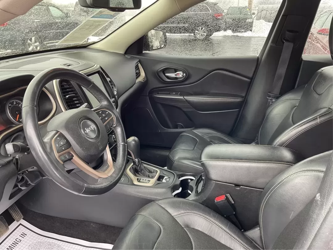 2015 Jeep Cherokee Limited (1C4PJMDS8FW) with an 3.2L V6 DOHC 24V engine, 9-Speed Automatic transmission, located at 1184 Kauffman Ave, Fairborn, OH, 45324, (937) 908-9800, 39.807072, -84.030914 - Need a dependable SUV that can handle Ohio weather, busy commutes, and spontaneous weekend escapes without draining your budget? This 2015 Jeep Cherokee Limited 4WD in Deep Cherry Red Crystal Pearlcoat is built for real life in Fairborn-whether you're shuttling kids to activities, commuting toward W - Photo#9