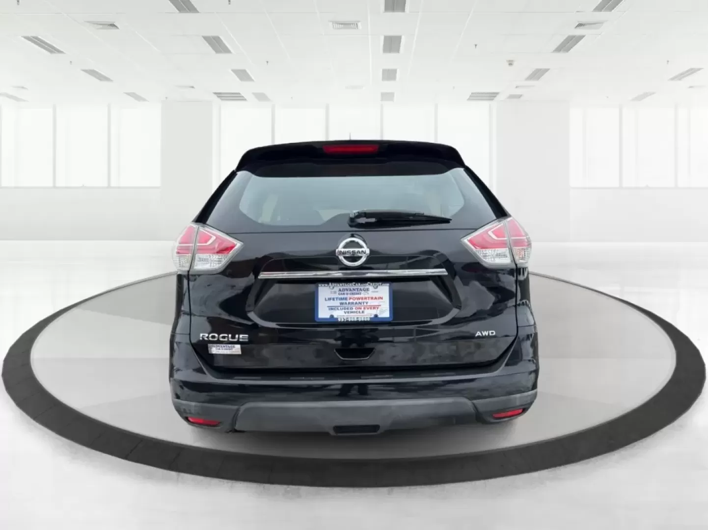 2015 Nissan Rogue S (KNMAT2MV8FP) with an 2.5L I-4 DOHC engine, Continuously Variable Transmission transmission, located at 880 E. National Road, Vandalia, OH, 45377, (937) 908-9800, 39.891918, -84.183594 - **Discover Your Next Adventure with the 2015 Nissan Rogue at Advantage Car and Credit - Vandalia!**<br /> <br /> Are you ready to elevate your driving experience? Whether you're a growing family in need of a reliable vehicle, a commuter craving comfort, or an adventure-seeker looking for your next r - Photo#3