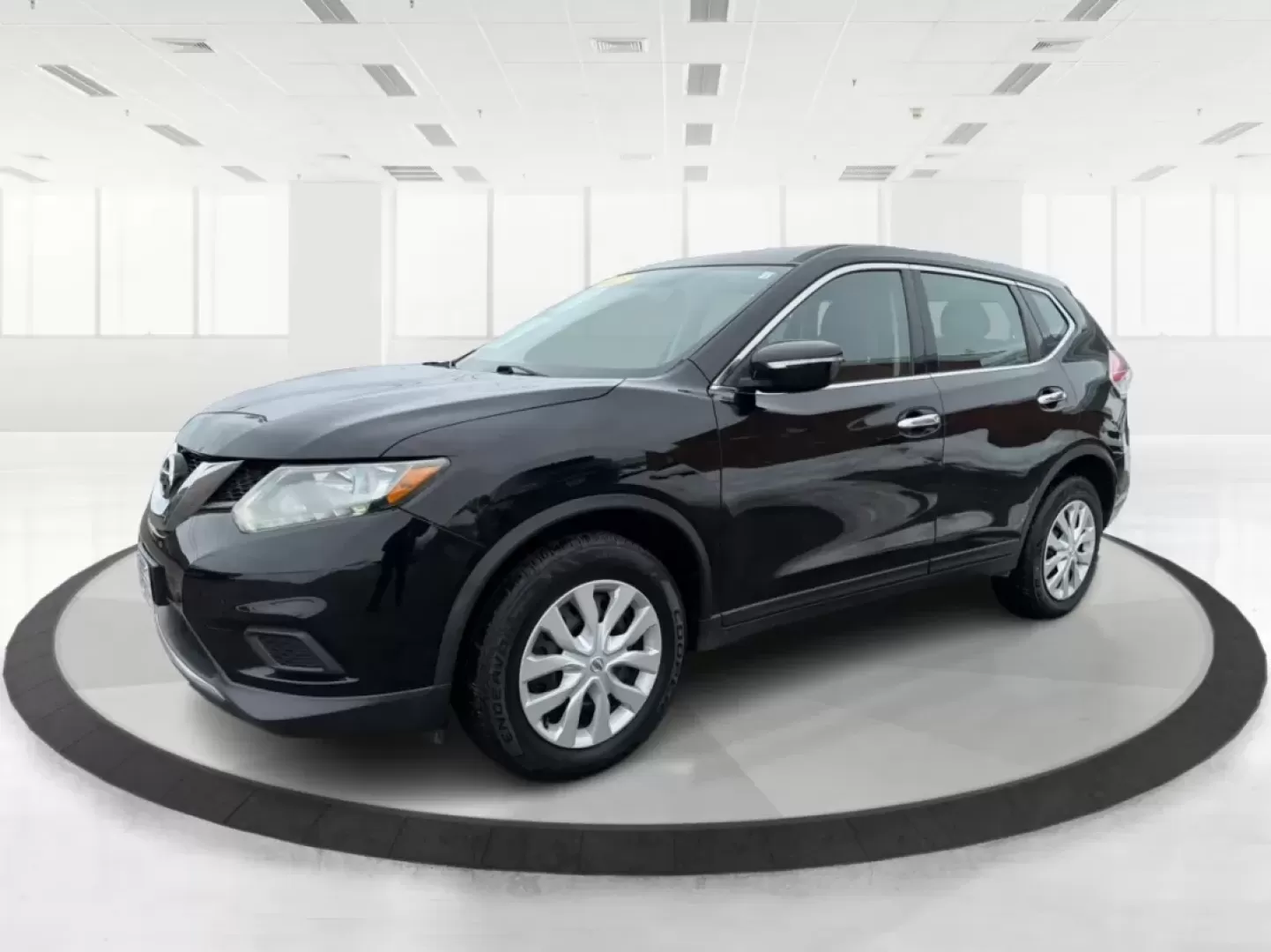 2015 Nissan Rogue S (KNMAT2MV8FP) with an 2.5L I-4 DOHC engine, Continuously Variable Transmission transmission, located at 880 E. National Road, Vandalia, OH, 45377, (937) 908-9800, 39.891918, -84.183594 - **Discover Your Next Adventure with the 2015 Nissan Rogue at Advantage Car and Credit - Vandalia!**<br /> <br /> Are you ready to elevate your driving experience? Whether you're a growing family in need of a reliable vehicle, a commuter craving comfort, or an adventure-seeker looking for your next r - Photo#8