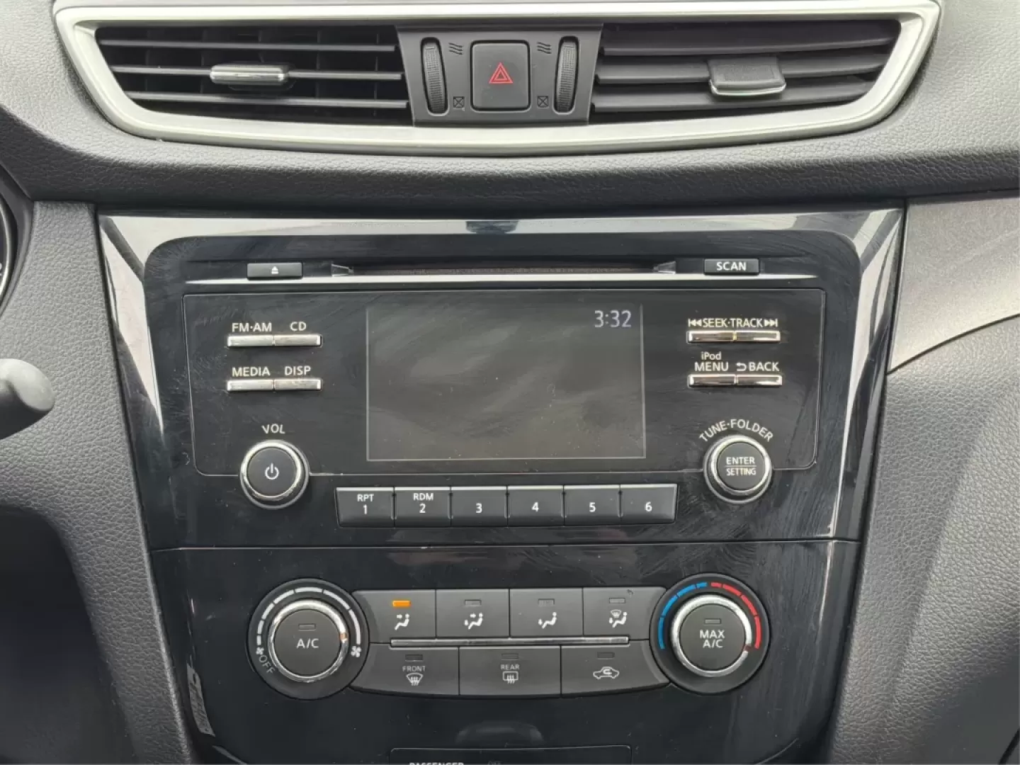 2015 Nissan Rogue S (KNMAT2MV8FP) with an 2.5L I-4 DOHC engine, Continuously Variable Transmission transmission, located at 880 E. National Road, Vandalia, OH, 45377, (937) 908-9800, 39.891918, -84.183594 - **Discover Your Next Adventure with the 2015 Nissan Rogue at Advantage Car and Credit - Vandalia!**<br /> <br /> Are you ready to elevate your driving experience? Whether you're a growing family in need of a reliable vehicle, a commuter craving comfort, or an adventure-seeker looking for your next r - Photo#13