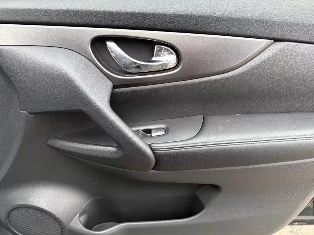 2015 Nissan Rogue S (KNMAT2MV8FP) with an 2.5L I-4 DOHC engine, Continuously Variable Transmission transmission, located at 880 E. National Road, Vandalia, OH, 45377, (937) 908-9800, 39.891918, -84.183594 - **Discover Your Next Adventure with the 2015 Nissan Rogue at Advantage Car and Credit - Vandalia!**<br /> <br /> Are you ready to elevate your driving experience? Whether you're a growing family in need of a reliable vehicle, a commuter craving comfort, or an adventure-seeker looking for your next r - Photo#18