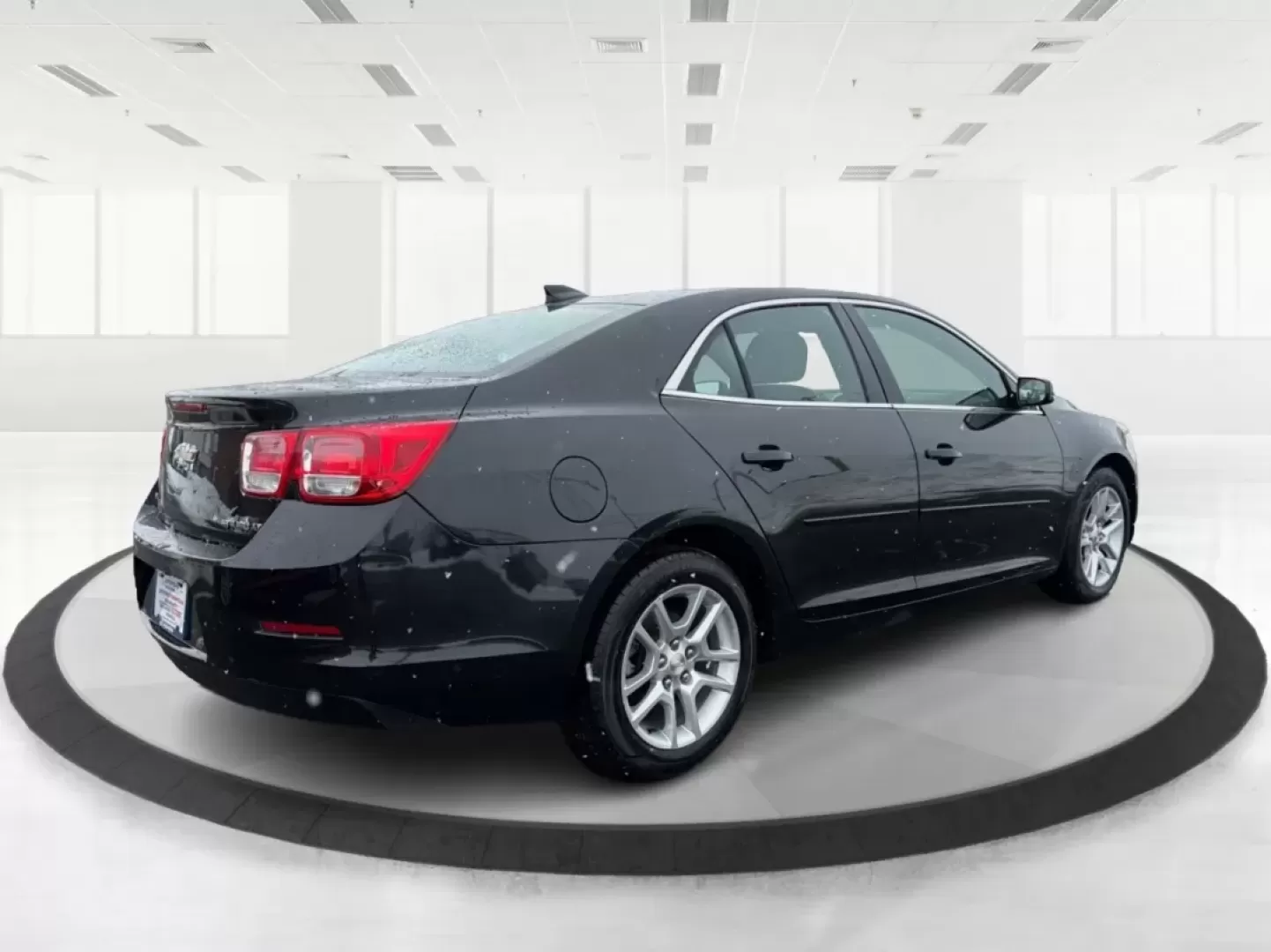 2015 Chevrolet Malibu 1LT (1G11C5SL8FF) with an ECOTEC 2.5L I-4 gasoline direct injection engine, located at 4508 South Dixie Dr, Moraine, OH, 45439, (937) 908-9800, 39.689976, -84.218452 - Need a dependable sedan for the daily commute down I75, school drop-offs near West Carrollton, or quick errands along South Dixie Drive-without the stress of traditional bank hurdles? This 2015 Chevrolet Malibu 1LT is a smart, comfortable choice for real life in the Dayton area, offering efficient p - Photo#2