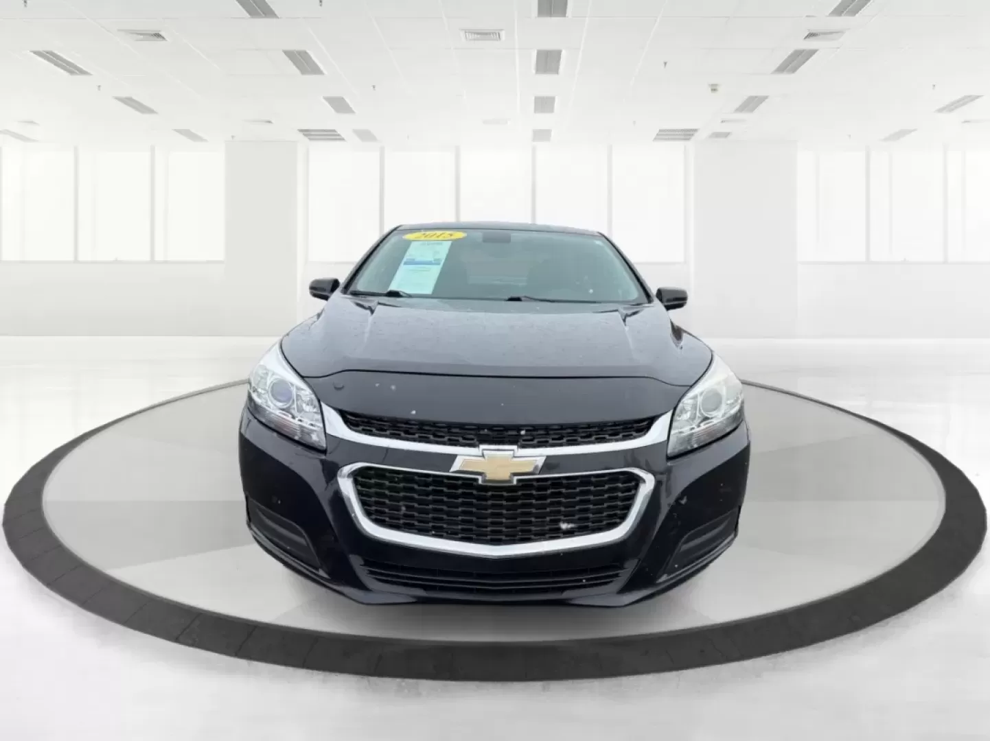 2015 Chevrolet Malibu 1LT (1G11C5SL8FF) with an ECOTEC 2.5L I-4 gasoline direct injection engine, located at 4508 South Dixie Dr, Moraine, OH, 45439, (937) 908-9800, 39.689976, -84.218452 - Need a dependable sedan for the daily commute down I75, school drop-offs near West Carrollton, or quick errands along South Dixie Drive-without the stress of traditional bank hurdles? This 2015 Chevrolet Malibu 1LT is a smart, comfortable choice for real life in the Dayton area, offering efficient p - Photo#7