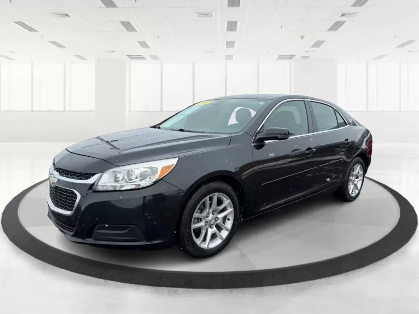 2015 Chevrolet Malibu 1LT (1G11C5SL8FF) with an ECOTEC 2.5L I-4 gasoline direct injection engine, located at 4508 South Dixie Dr, Moraine, OH, 45439, (937) 908-9800, 39.689976, -84.218452 - Need a dependable sedan for the daily commute down I75, school drop-offs near West Carrollton, or quick errands along South Dixie Drive-without the stress of traditional bank hurdles? This 2015 Chevrolet Malibu 1LT is a smart, comfortable choice for real life in the Dayton area, offering efficient p - Photo#8