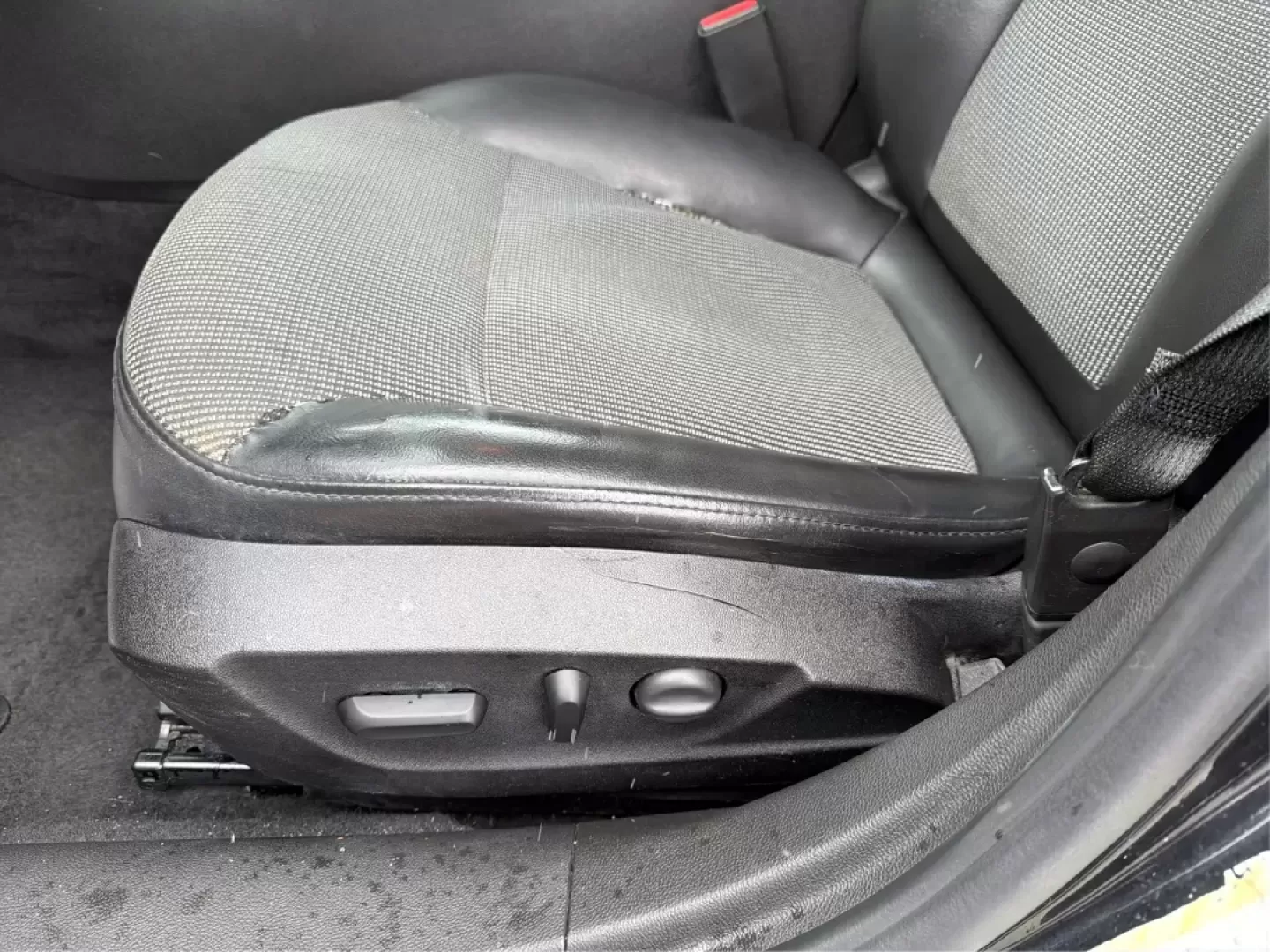 2015 Chevrolet Malibu 1LT (1G11C5SL8FF) with an ECOTEC 2.5L I-4 gasoline direct injection engine, located at 4508 South Dixie Dr, Moraine, OH, 45439, (937) 908-9800, 39.689976, -84.218452 - Need a dependable sedan for the daily commute down I75, school drop-offs near West Carrollton, or quick errands along South Dixie Drive-without the stress of traditional bank hurdles? This 2015 Chevrolet Malibu 1LT is a smart, comfortable choice for real life in the Dayton area, offering efficient p - Photo#18