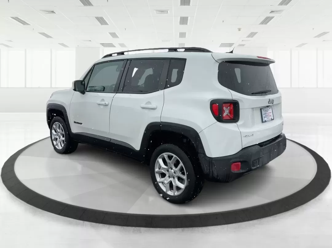 2015 Jeep Renegade Latitude (ZACCJBBT4FP) with an 2.4L L4 engine, 6-Speed Manual transmission, located at 1230 East Main St, Xenia, OH, 45385, (937) 908-9800, 39.688026, -83.910172 - Ready for a life that doesn't stop when the pavement ends? This 2015 Jeep Renegade Latitude 4WD in Alpine White is built for the Xenia lifestyle-weekday commutes down US-35, quick runs to grocery stores near downtown, and spontaneous weekend getaways to Caesar Creek State Park or John Bryan State Pa - Photo#4