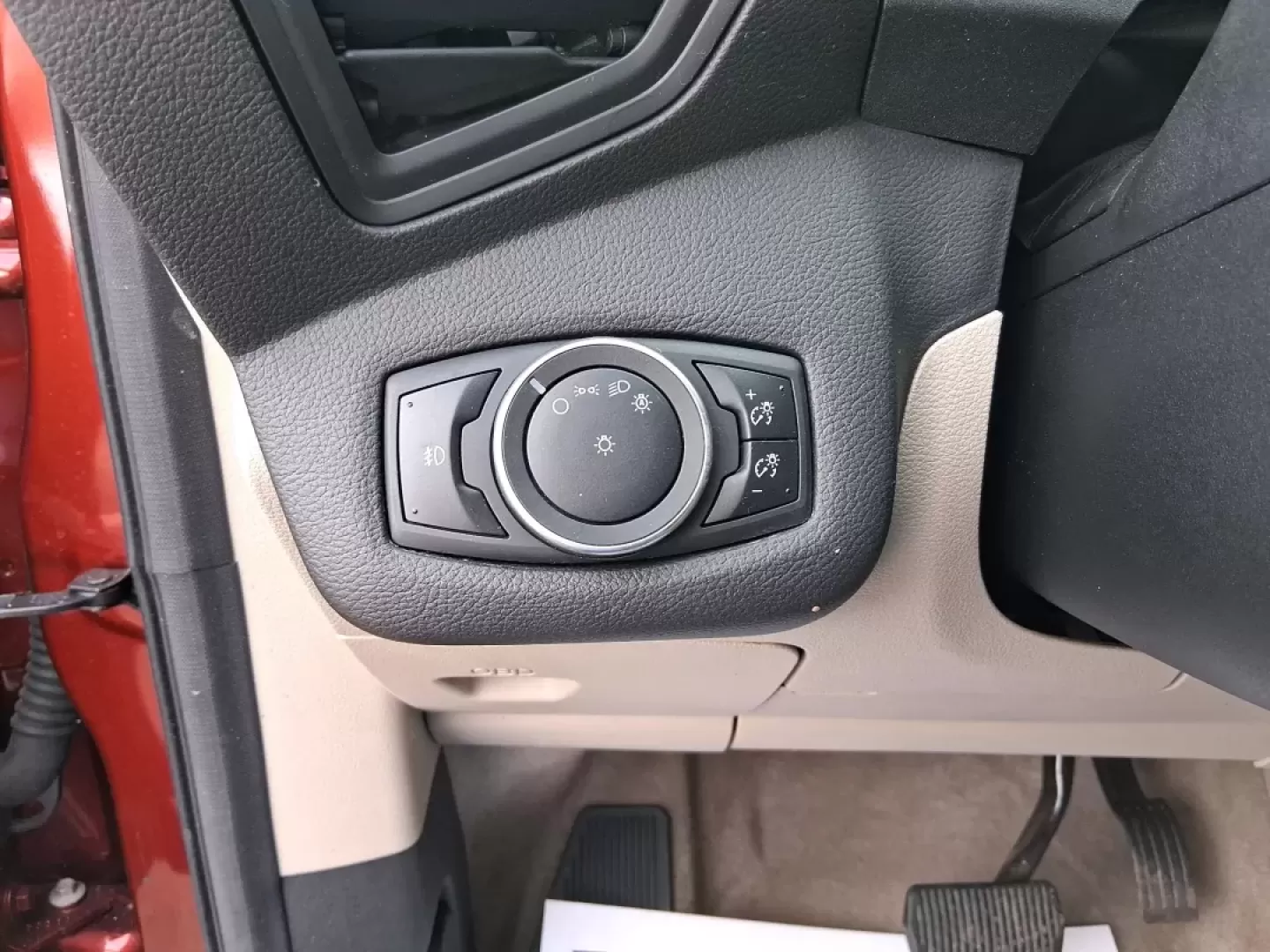 2016 Ford Escape SE (1FMCU0G71GU) with an 2.5L L4 DOHC 16V engine, 6-Speed Automatic transmission, located at 401 Woodman Dr, Riverside, OH, 45431, (937) 908-9800, 39.760899, -84.123421 - Need an SUV that can handle school drop-offs, I675 commutes, and spontaneous weekend getaways to Carillon Historical Park or a day at the National Museum of the U.S. Air Force? This 2016 Ford Escape SE in eye-catching Sunset is built for real-life schedules-easy to park, comfortable for longer drive - Photo#16