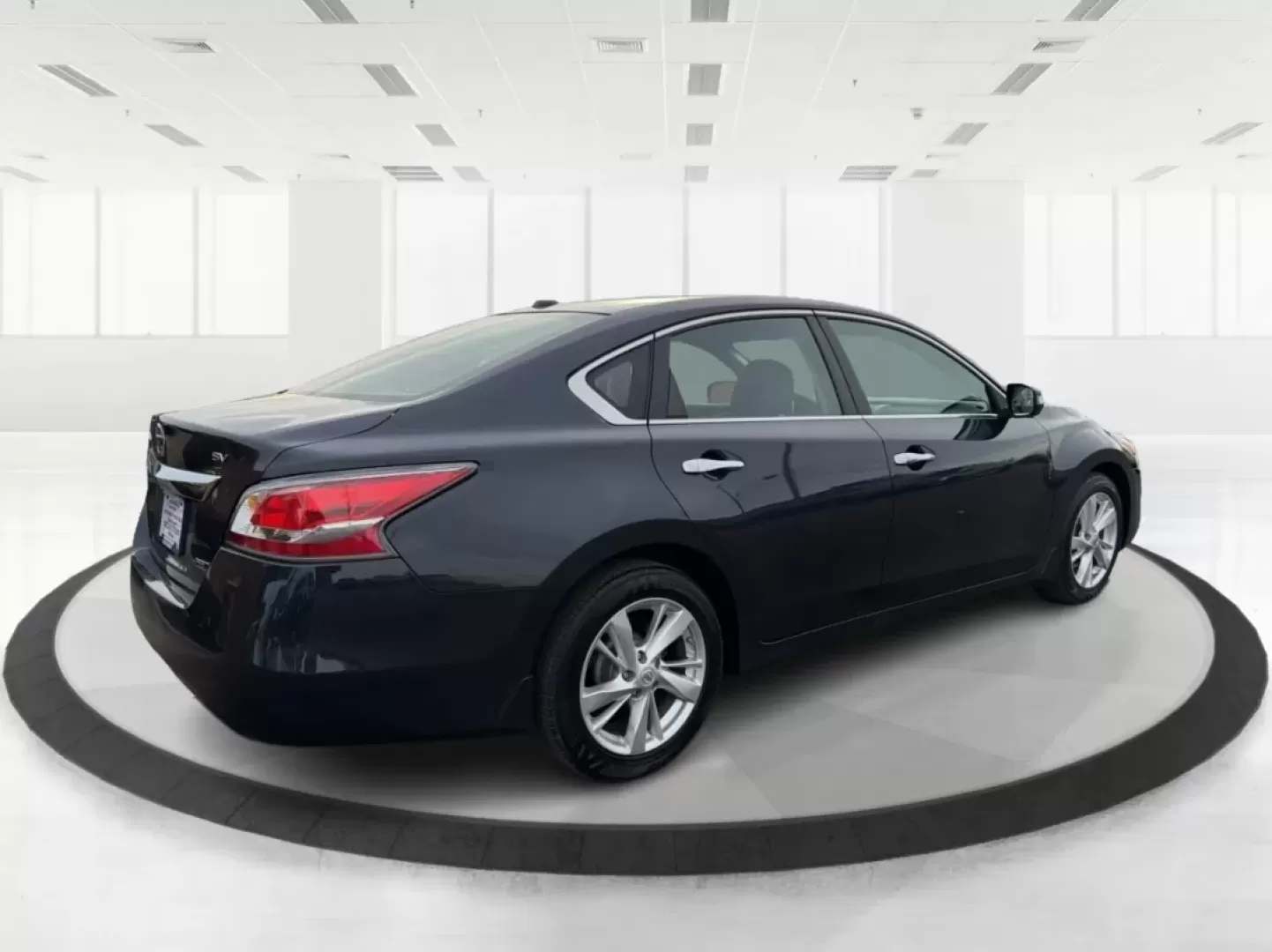 2015 Nissan Altima 2.5 SL (1N4AL3AP4FC) with an 2.5L I-4 DOHC engine, Continuously Variable Transmission transmission, located at 401 Woodman Dr, Riverside, OH, 45431, (937) 908-9800, 39.760899, -84.123421 - Picture your next week going smoother: a comfortable sedan for the daily drive down I-675, an easy run to The Greene for errands, and a relaxed weekend cruise along the river near Eastwood MetroPark-all without stretching your budget. This 2015 Nissan Altima 2.5 SL in Storm is a smart fit for commut - Photo#2