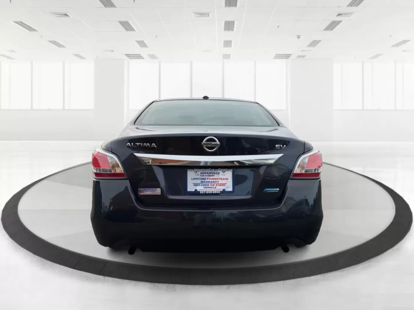 2015 Nissan Altima 2.5 SL (1N4AL3AP4FC) with an 2.5L I-4 DOHC engine, Continuously Variable Transmission transmission, located at 401 Woodman Dr, Riverside, OH, 45431, (937) 908-9800, 39.760899, -84.123421 - Picture your next week going smoother: a comfortable sedan for the daily drive down I-675, an easy run to The Greene for errands, and a relaxed weekend cruise along the river near Eastwood MetroPark-all without stretching your budget. This 2015 Nissan Altima 2.5 SL in Storm is a smart fit for commut - Photo#3