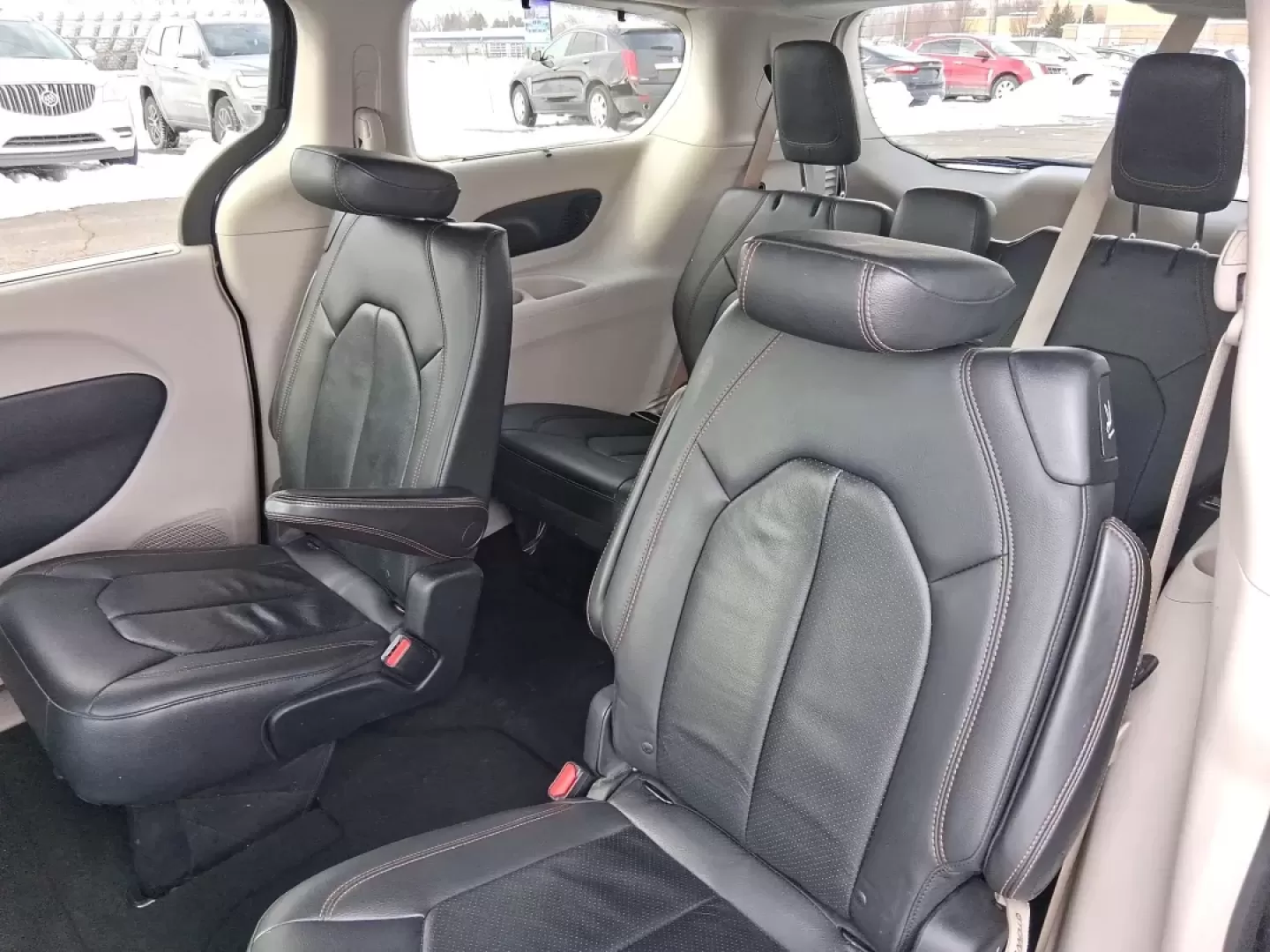 2017 Chrysler Pacifica Touring-L Plus (2C4RC1EG7HR) with an Pentastar 3.6L V-6 DOHC engine, 9A transmission, located at 1951 S Dayton Lakeview Rd., New Carlisle, OH, 45344, (937) 908-9800, 39.890999, -84.050255 - Load up the kids, the gear, and the playlist-this 2017 Chrysler Pacifica Touring-L Plus is built for real life in New Carlisle, from school drop-offs and long commutes to weekend trips out toward Buck Creek State Park. If you've been hunting for a comfortable, family-ready passenger van with premium - Photo#9