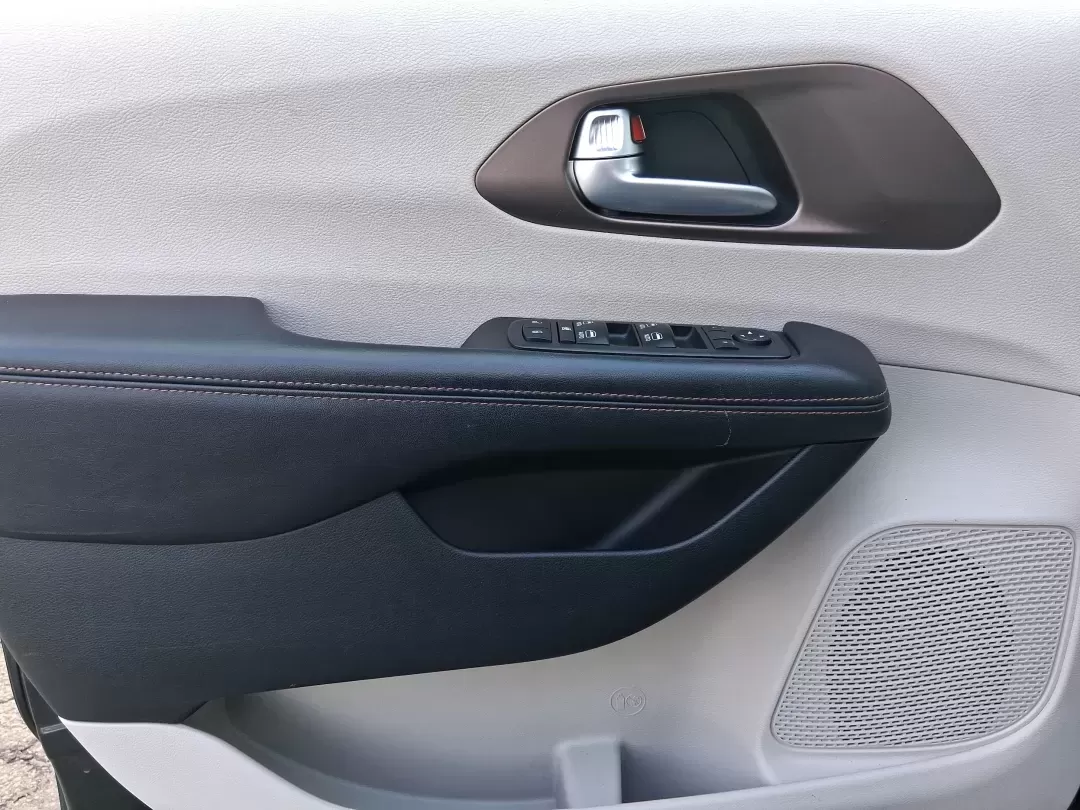 2017 Chrysler Pacifica Touring-L Plus (2C4RC1EG7HR) with an Pentastar 3.6L V-6 DOHC engine, 9A transmission, located at 1951 S Dayton Lakeview Rd., New Carlisle, OH, 45344, (937) 908-9800, 39.890999, -84.050255 - Load up the kids, the gear, and the playlist-this 2017 Chrysler Pacifica Touring-L Plus is built for real life in New Carlisle, from school drop-offs and long commutes to weekend trips out toward Buck Creek State Park. If you've been hunting for a comfortable, family-ready passenger van with premium - Photo#18