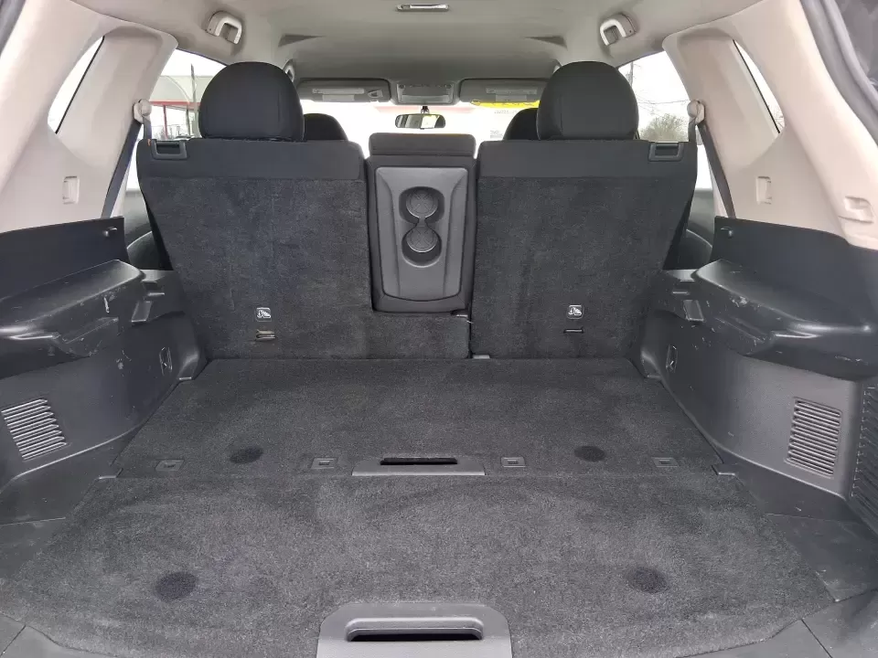 2017 Nissan Rogue SV (5N1AT2MV9HC) with an 2.5L I-4 DOHC engine, CVT transmission, located at 1184 Kauffman Ave, Fairborn, OH, 45324, (937) 908-9800, 39.807072, -84.030914 - Weekend road trips to MetroParks, daily commutes down I75, and grocery runs around the Dayton area all feel easier in a compact SUV that's comfortable, confident in bad weather, and flexible for real life. This 2017 Nissan Rogue SV in Gun Metallic is built for busy schedules and spontaneous getaways - Photo#12