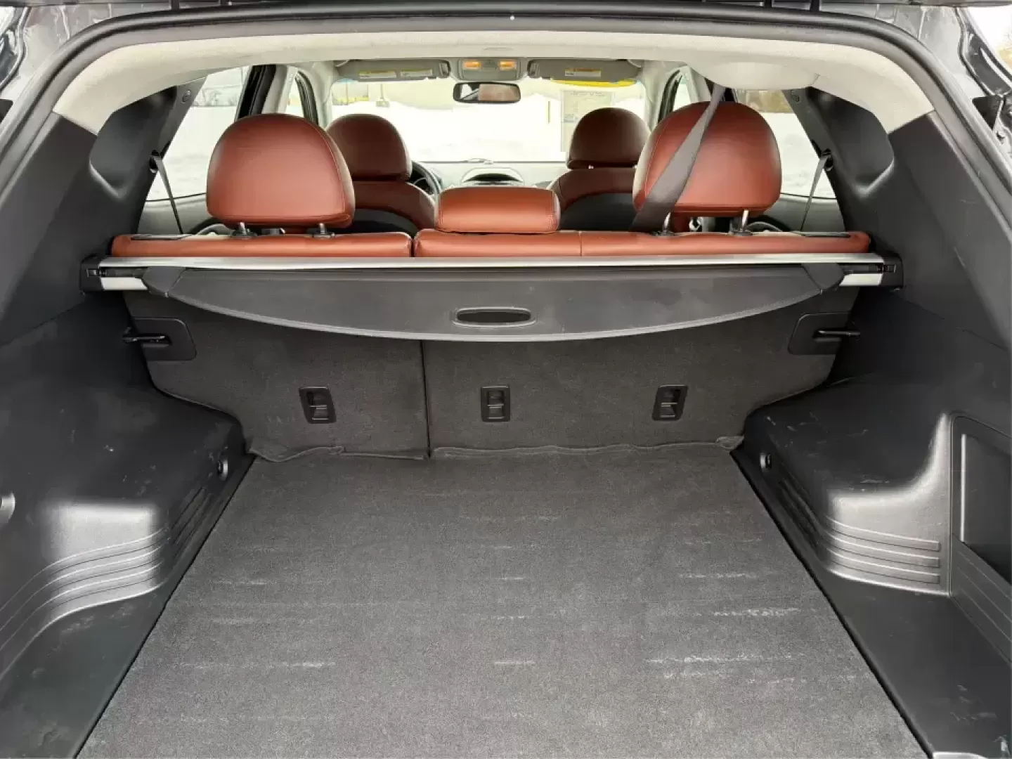 2012 Hyundai Tucson Limited (KM8JU3AC5CU) with an Theta II 2.4L I-4 DOHC engine, 6-Speed Automatic transmission, located at 880 E. National Road, Vandalia, OH, 45377, (937) 908-9800, 39.891918, -84.183594 - Need a dependable SUV that fits real life-school drop-offs, I-75 commuting, and weekend getaways to Taylorsville MetroPark-without the stress of traditional bank rules? This 2012 Hyundai Tucson Limited in Ash Black is a smart, comfortable choice for Vandalia drivers who want a practical daily vehicl - Photo#12