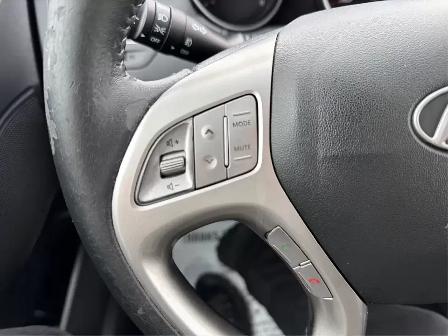 2012 Hyundai Tucson Limited (KM8JU3AC5CU) with an Theta II 2.4L I-4 DOHC engine, 6-Speed Automatic transmission, located at 880 E. National Road, Vandalia, OH, 45377, (937) 908-9800, 39.891918, -84.183594 - Need a dependable SUV that fits real life-school drop-offs, I-75 commuting, and weekend getaways to Taylorsville MetroPark-without the stress of traditional bank rules? This 2012 Hyundai Tucson Limited in Ash Black is a smart, comfortable choice for Vandalia drivers who want a practical daily vehicl - Photo#16