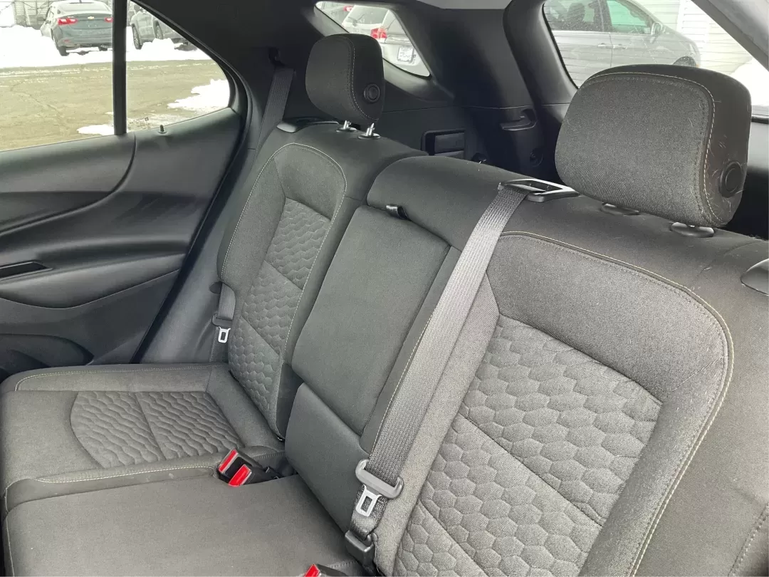 2020 Chevrolet Equinox FWD LT 1.5L Turbo (3GNAXKEV3LS) with an 1.5L I-4 gasoline direct injection engine, 6A transmission, located at 880 E. National Road, Vandalia, OH, 45377, (937) 908-9800, 39.891918, -84.183594 - Picture your next week: a smooth I75 commute, school drop-offs with room for backpacks and groceries, and an easy weekend escape to the National Museum of the U.S. Air Force-without driving something bulky or hard on fuel. This 2020 Chevrolet Equinox LT is the kind of practical, comfortable SUV that - Photo#10