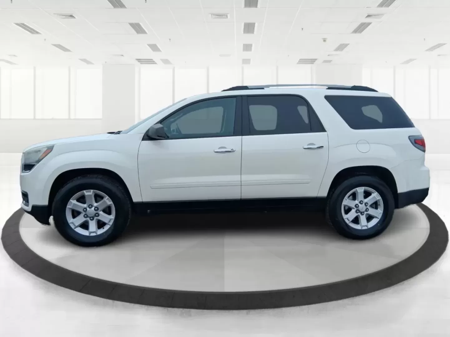 2015 GMC Acadia SLE-1 (1GKKRNED4FJ) with an 3.6L V-6 gasoline direct injection engine, 6-Speed Automatic transmission, located at 1184 Kauffman Ave, Fairborn, OH, 45324, (937) 908-9800, 39.807072, -84.030914 - If your week is a mix of school drop-offs, Wright-Patterson AFB commutes, and weekend getaways to Yellow Springs, this 2015 GMC Acadia SLE-1 is the kind of SUV that fits real life-roomy for passengers, practical for cargo, and comfortable enough for long stretches on I-675 or US-35.<br /> <br /> Ava - Photo#5