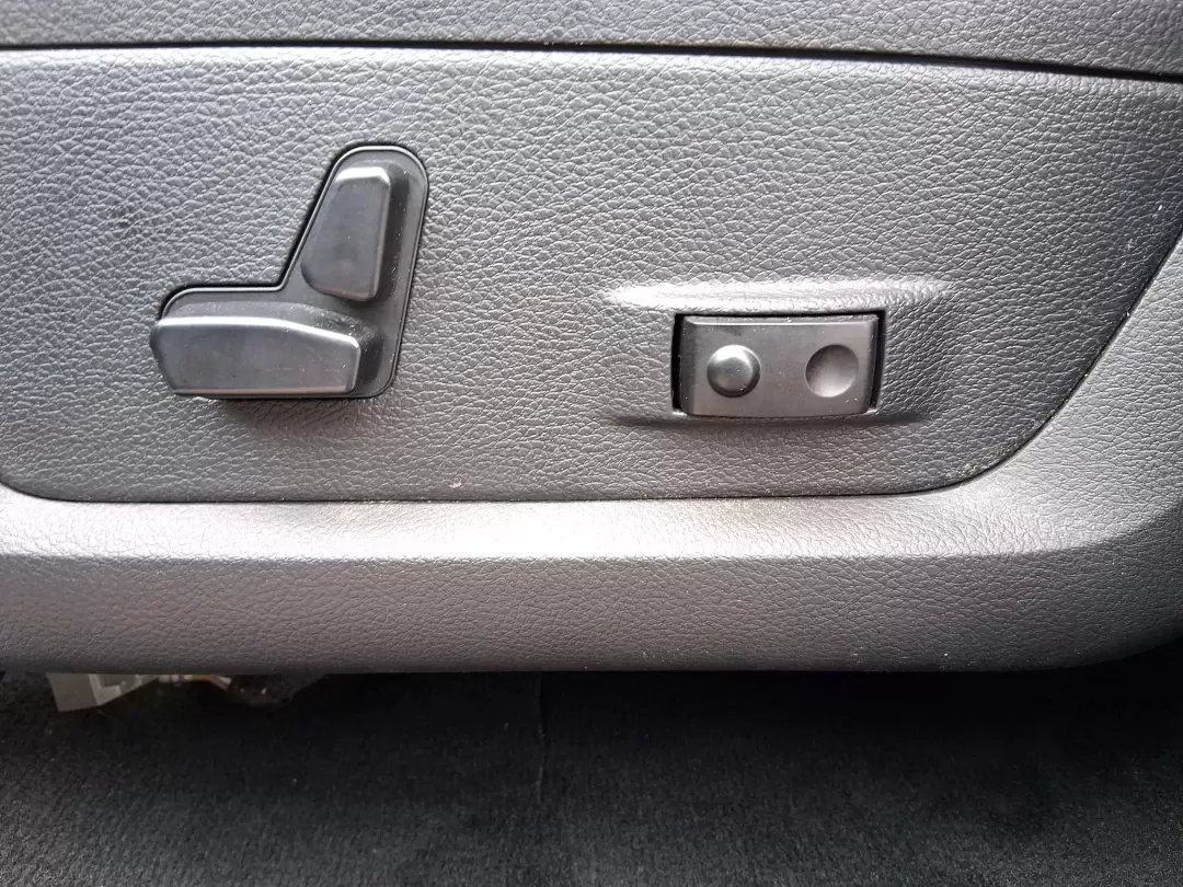 2016 Ram 1500 Big Horn (3C6RR7LT8GG) with an 5.7L V8 OHV 16V engine, 6A transmission, located at 4508 South Dixie Dr, Moraine, OH, 45439, (937) 908-9800, 39.689976, -84.218452 - Picture your next Saturday: you've got the boat hitched up, the cooler packed, and the whole crew riding comfortably to Caesar Creek-then Monday morning it's back to the commute with confidence in any Ohio weather. This 2016 Ram 1500 Big Horn Crew Cab 4WD is built for real life in Moraine: hauling, - Photo#17