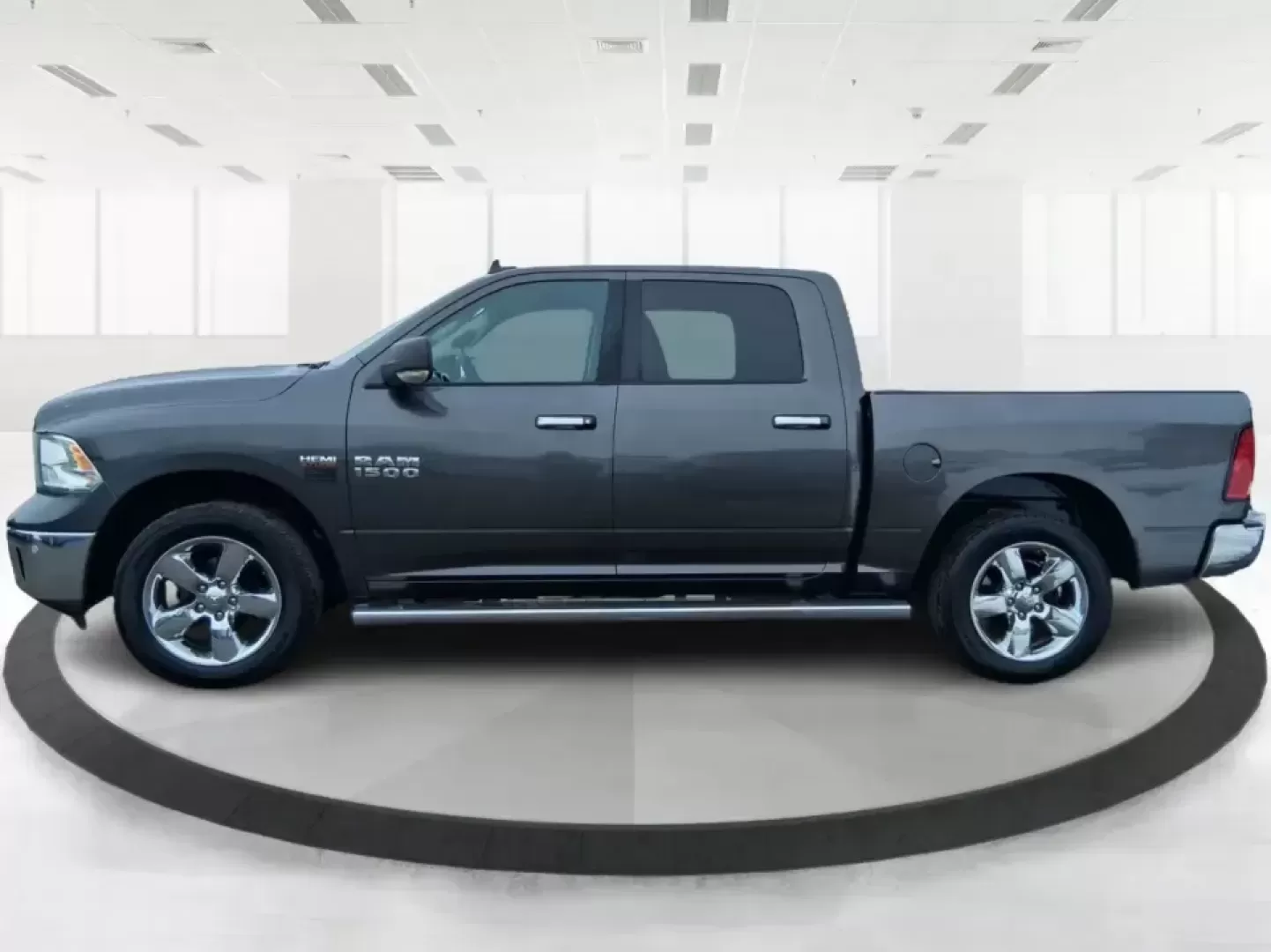 2016 Ram 1500 Big Horn (3C6RR7LT8GG) with an 5.7L V8 OHV 16V engine, 6A transmission, located at 1230 East Main St, Xenia, OH, 45385, (937) 908-9800, 39.688026, -83.910172 - Picture your next Saturday: you've got the boat hitched up, the cooler packed, and the whole crew riding comfortably to Caesar Creek-then Monday morning it's back to the commute with confidence in any Ohio weather. This 2016 Ram 1500 Big Horn Crew Cab 4WD is built for real life in Moraine: hauling, - Photo#5