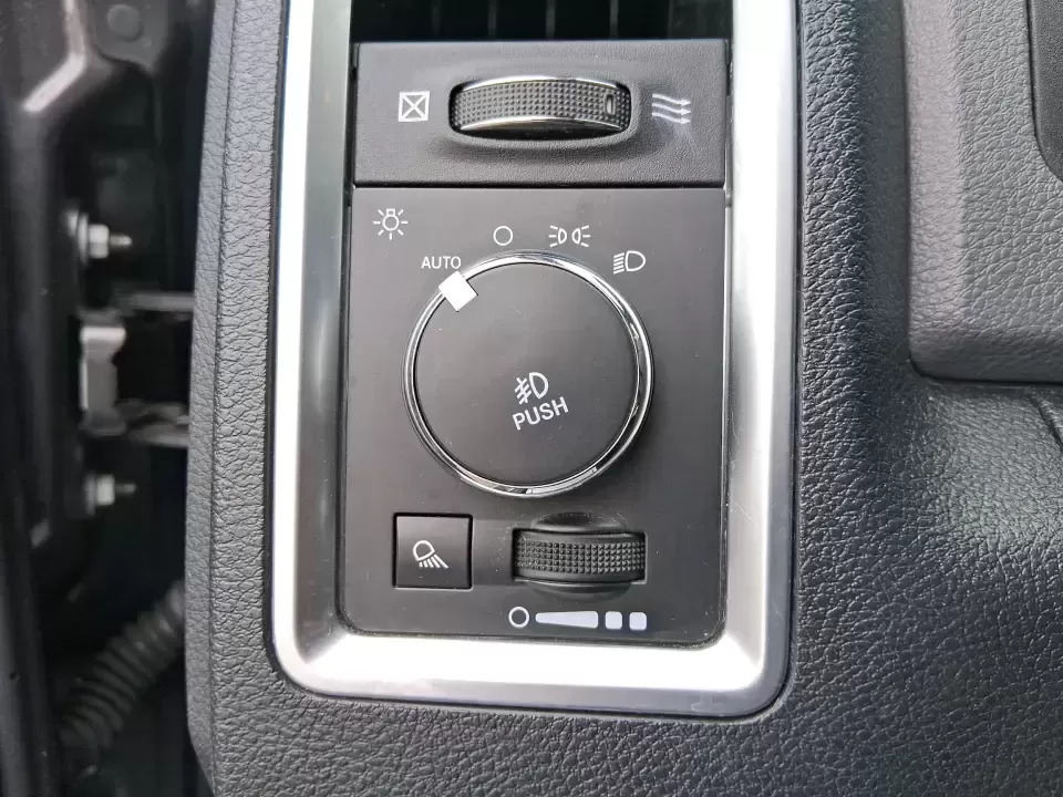 2016 Ram 1500 Big Horn (3C6RR7LT8GG) with an 5.7L V8 OHV 16V engine, 6A transmission, located at 1230 East Main St, Xenia, OH, 45385, (937) 908-9800, 39.688026, -83.910172 - Picture your next Saturday: you've got the boat hitched up, the cooler packed, and the whole crew riding comfortably to Caesar Creek-then Monday morning it's back to the commute with confidence in any Ohio weather. This 2016 Ram 1500 Big Horn Crew Cab 4WD is built for real life in Moraine: hauling, - Photo#16