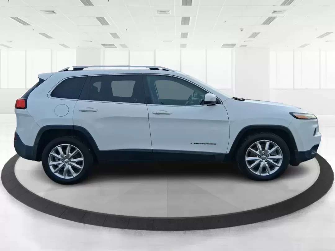 2014 Jeep Cherokee Limited (1C4PJLDB5EW) with an 2.4L L4 DOHC 16V engine, 9-Speed Automatic transmission, located at 401 Woodman Dr, Riverside, OH, 45431, (937) 908-9800, 39.760899, -84.123421 - Picture your next Ohio weekend: loading up the cooler, pointing the hood toward Eastwood MetroPark, and cruising I-675 or US35 with room for friends, gear, and comfort. This 2014 Jeep Cherokee Limited is the kind of crossover that fits real life in Riverside-school runs, long commutes to Wright-Patt - Photo#1