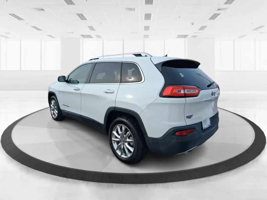 2014 Jeep Cherokee Limited (1C4PJLDB5EW) with an 2.4L L4 DOHC 16V engine, 9-Speed Automatic transmission, located at 401 Woodman Dr, Riverside, OH, 45431, (937) 908-9800, 39.760899, -84.123421 - Picture your next Ohio weekend: loading up the cooler, pointing the hood toward Eastwood MetroPark, and cruising I-675 or US35 with room for friends, gear, and comfort. This 2014 Jeep Cherokee Limited is the kind of crossover that fits real life in Riverside-school runs, long commutes to Wright-Patt - Photo#4