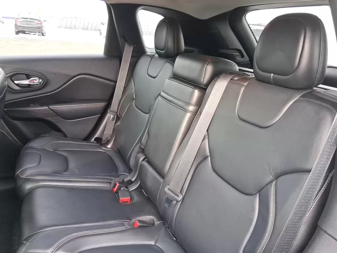 2014 Jeep Cherokee Limited (1C4PJLDB5EW) with an 2.4L L4 DOHC 16V engine, 9-Speed Automatic transmission, located at 401 Woodman Dr, Riverside, OH, 45431, (937) 908-9800, 39.760899, -84.123421 - Picture your next Ohio weekend: loading up the cooler, pointing the hood toward Eastwood MetroPark, and cruising I-675 or US35 with room for friends, gear, and comfort. This 2014 Jeep Cherokee Limited is the kind of crossover that fits real life in Riverside-school runs, long commutes to Wright-Patt - Photo#10