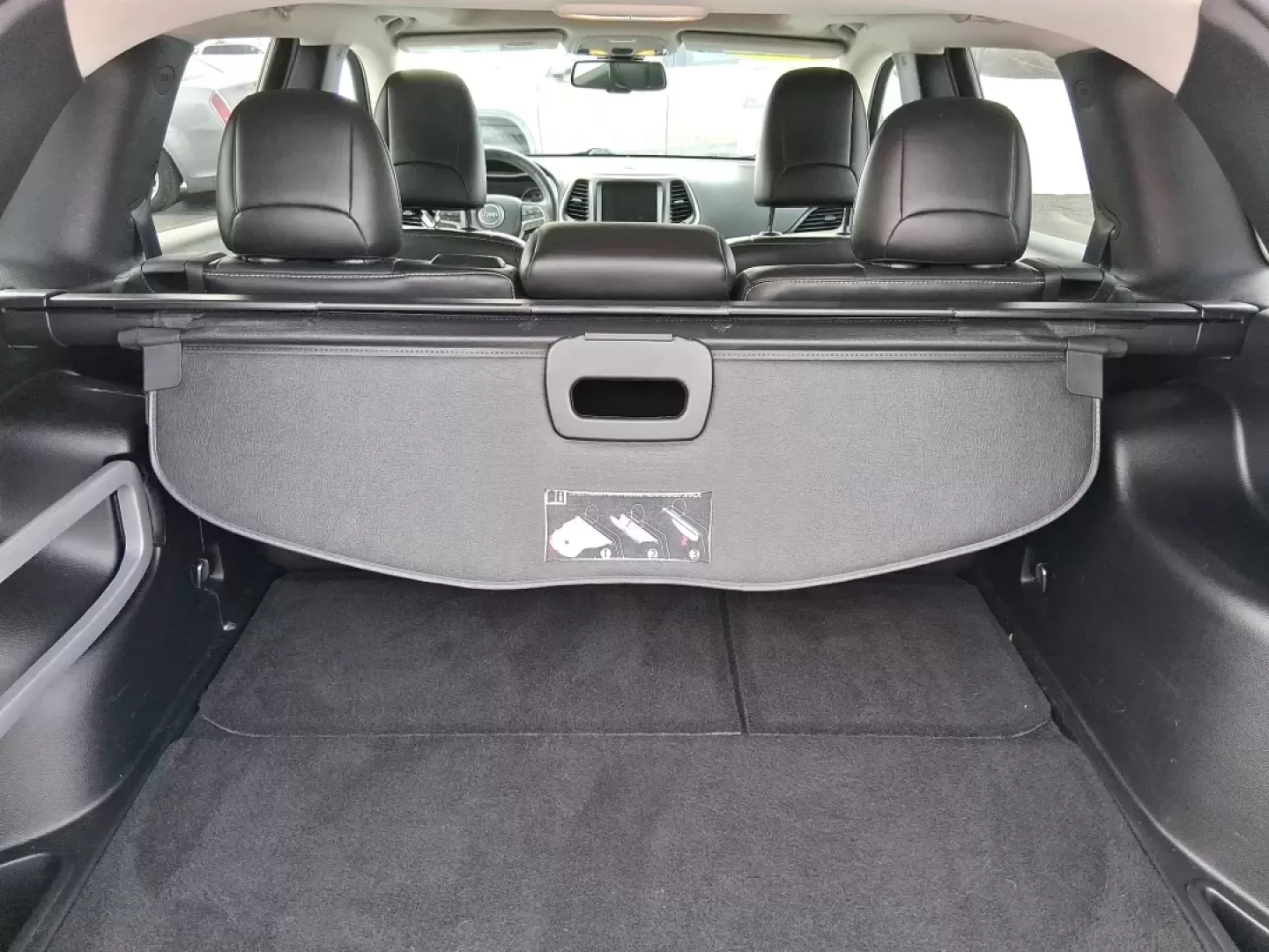 2014 Jeep Cherokee Limited (1C4PJLDB5EW) with an 2.4L L4 DOHC 16V engine, 9-Speed Automatic transmission, located at 401 Woodman Dr, Riverside, OH, 45431, (937) 908-9800, 39.760899, -84.123421 - Picture your next Ohio weekend: loading up the cooler, pointing the hood toward Eastwood MetroPark, and cruising I-675 or US35 with room for friends, gear, and comfort. This 2014 Jeep Cherokee Limited is the kind of crossover that fits real life in Riverside-school runs, long commutes to Wright-Patt - Photo#12