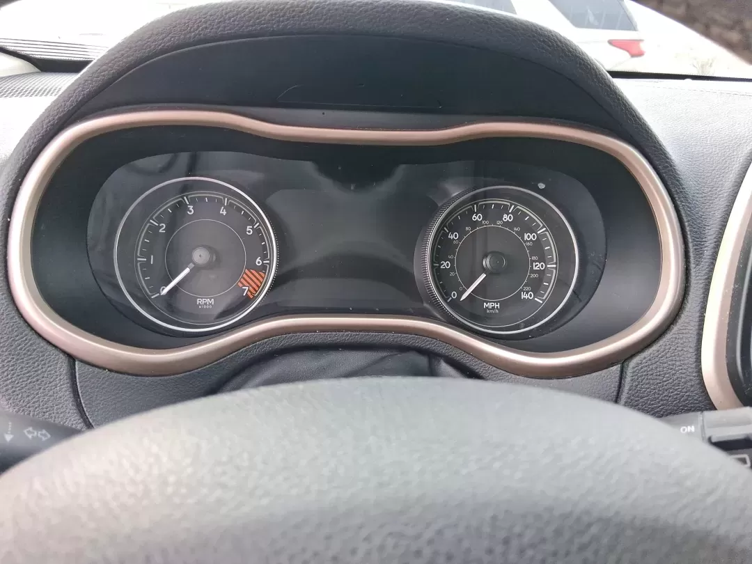 2014 Jeep Cherokee Limited (1C4PJLDB5EW) with an 2.4L L4 DOHC 16V engine, 9-Speed Automatic transmission, located at 401 Woodman Dr, Riverside, OH, 45431, (937) 908-9800, 39.760899, -84.123421 - Picture your next Ohio weekend: loading up the cooler, pointing the hood toward Eastwood MetroPark, and cruising I-675 or US35 with room for friends, gear, and comfort. This 2014 Jeep Cherokee Limited is the kind of crossover that fits real life in Riverside-school runs, long commutes to Wright-Patt - Photo#15