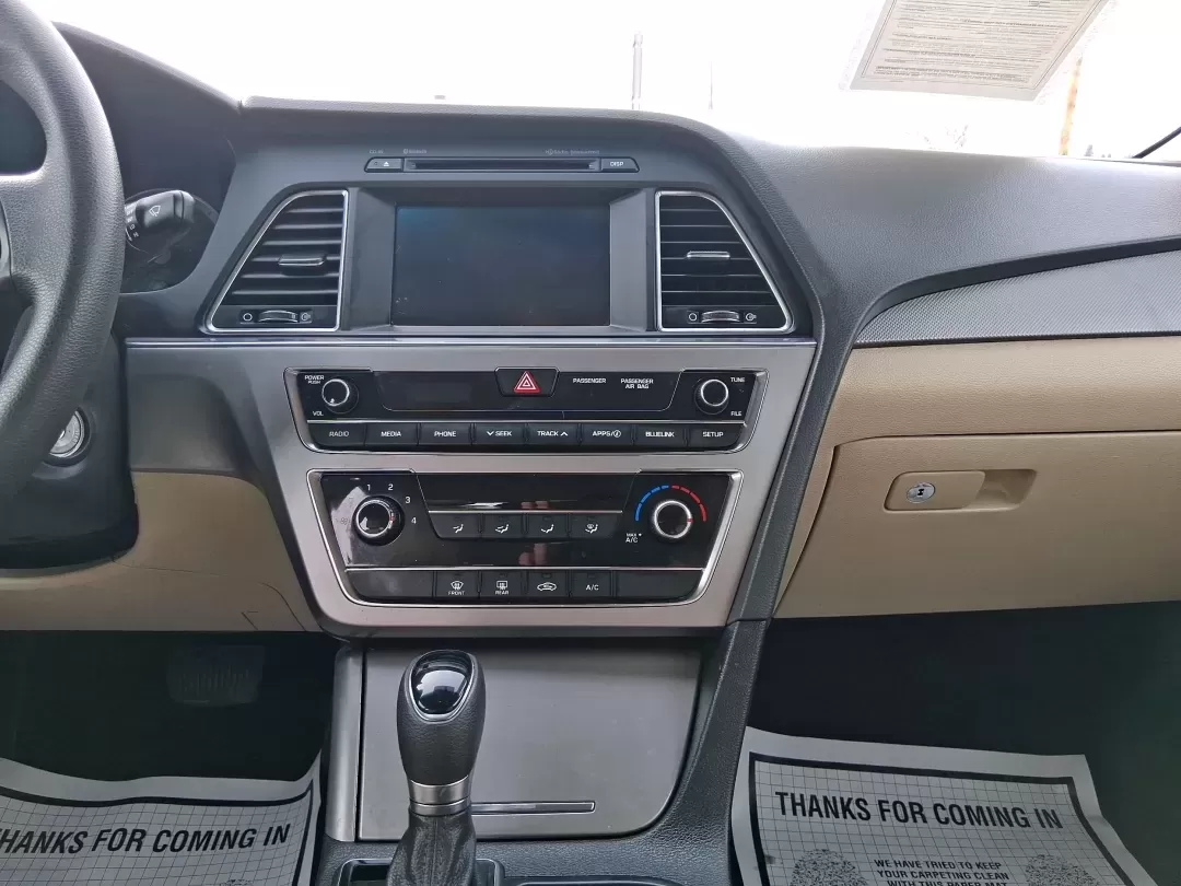 2016 Hyundai Sonata SE (5NPE24AF9GH) with an 2.4L I-4 gasoline direct injection engine, 7A transmission, located at 880 E. National Road, Vandalia, OH, 45377, (937) 908-9800, 39.891918, -84.183594 - Need a dependable daily driver that can handle the school run, the I-75 commute, and the occasional weekend getaway without draining your budget? This 2016 Hyundai Sonata SE in rich Dark Truffle is the kind of comfortable, efficient sedan that fits real life in Vandalia-easy to park, smooth on longe - Photo#13