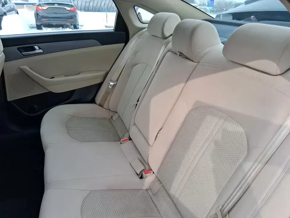 2016 Hyundai Sonata SE (5NPE24AF9GH) with an 2.4L I-4 gasoline direct injection engine, 7A transmission, located at 401 Woodman Dr, Riverside, OH, 45431, (937) 908-9800, 39.760899, -84.123421 - Need a dependable daily driver that can handle the school run, the I-75 commute, and the occasional weekend getaway without draining your budget? This 2016 Hyundai Sonata SE in rich Dark Truffle is the kind of comfortable, efficient sedan that fits real life in Vandalia-easy to park, smooth on longe - Photo#10