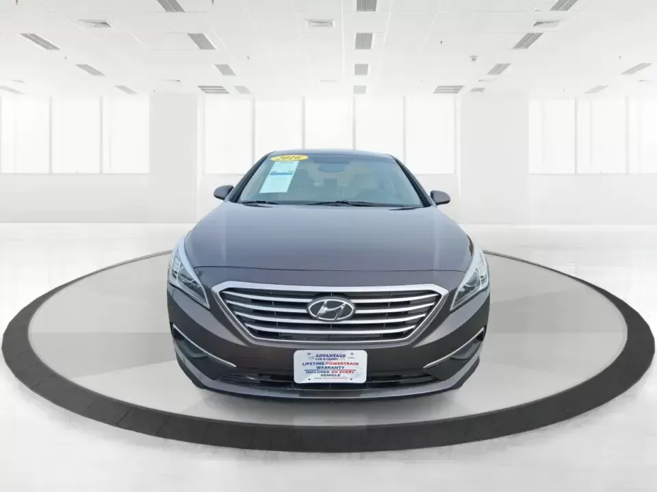 2016 Hyundai Sonata SE (5NPE24AF9GH) with an 2.4L I-4 gasoline direct injection engine, 7A transmission, located at 8750 N County Rd 25A, Piqua, OH, 45356, (937) 908-9800, 40.164391, -84.232513 - Need a dependable daily driver that can handle the school run, the I-75 commute, and the occasional weekend getaway without draining your budget? This 2016 Hyundai Sonata SE in rich Dark Truffle is the kind of comfortable, efficient sedan that fits real life in Vandalia-easy to park, smooth on longe - Photo#7