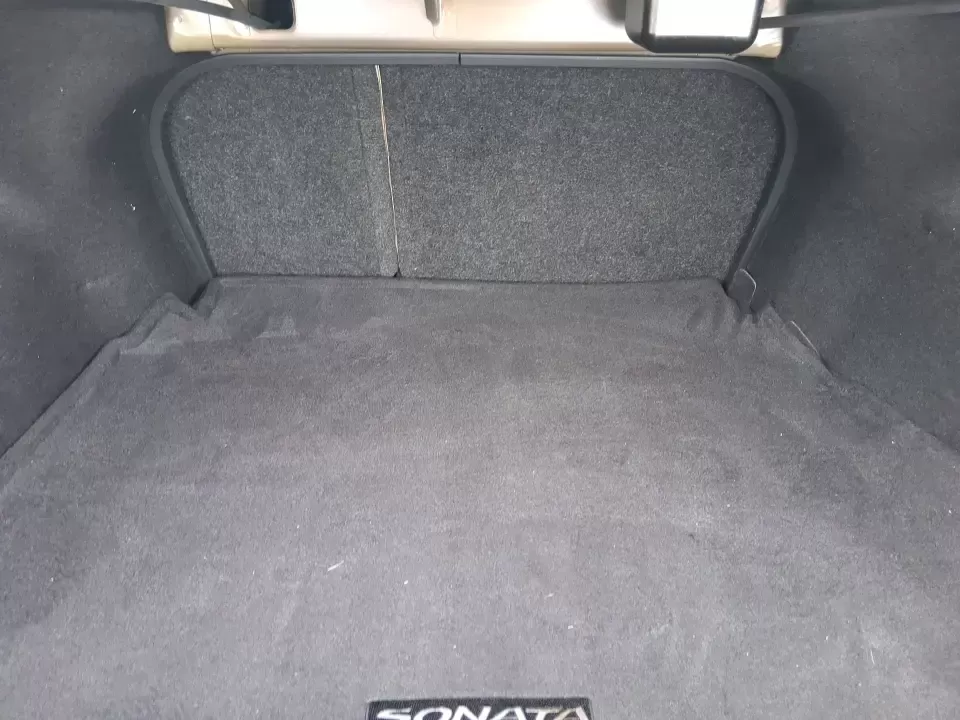 2016 Hyundai Sonata SE (5NPE24AF9GH) with an 2.4L I-4 gasoline direct injection engine, 7A transmission, located at 8750 N County Rd 25A, Piqua, OH, 45356, (937) 908-9800, 40.164391, -84.232513 - Need a dependable daily driver that can handle the school run, the I-75 commute, and the occasional weekend getaway without draining your budget? This 2016 Hyundai Sonata SE in rich Dark Truffle is the kind of comfortable, efficient sedan that fits real life in Vandalia-easy to park, smooth on longe - Photo#12