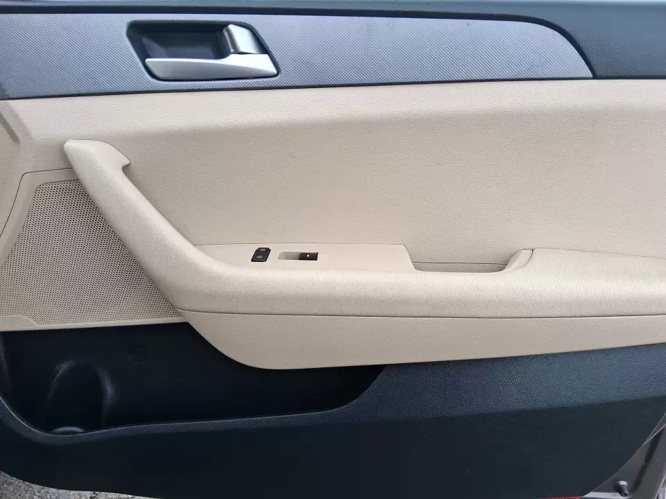 2016 Hyundai Sonata SE (5NPE24AF9GH) with an 2.4L I-4 gasoline direct injection engine, 7A transmission, located at 8750 N County Rd 25A, Piqua, OH, 45356, (937) 908-9800, 40.164391, -84.232513 - Need a dependable daily driver that can handle the school run, the I-75 commute, and the occasional weekend getaway without draining your budget? This 2016 Hyundai Sonata SE in rich Dark Truffle is the kind of comfortable, efficient sedan that fits real life in Vandalia-easy to park, smooth on longe - Photo#18