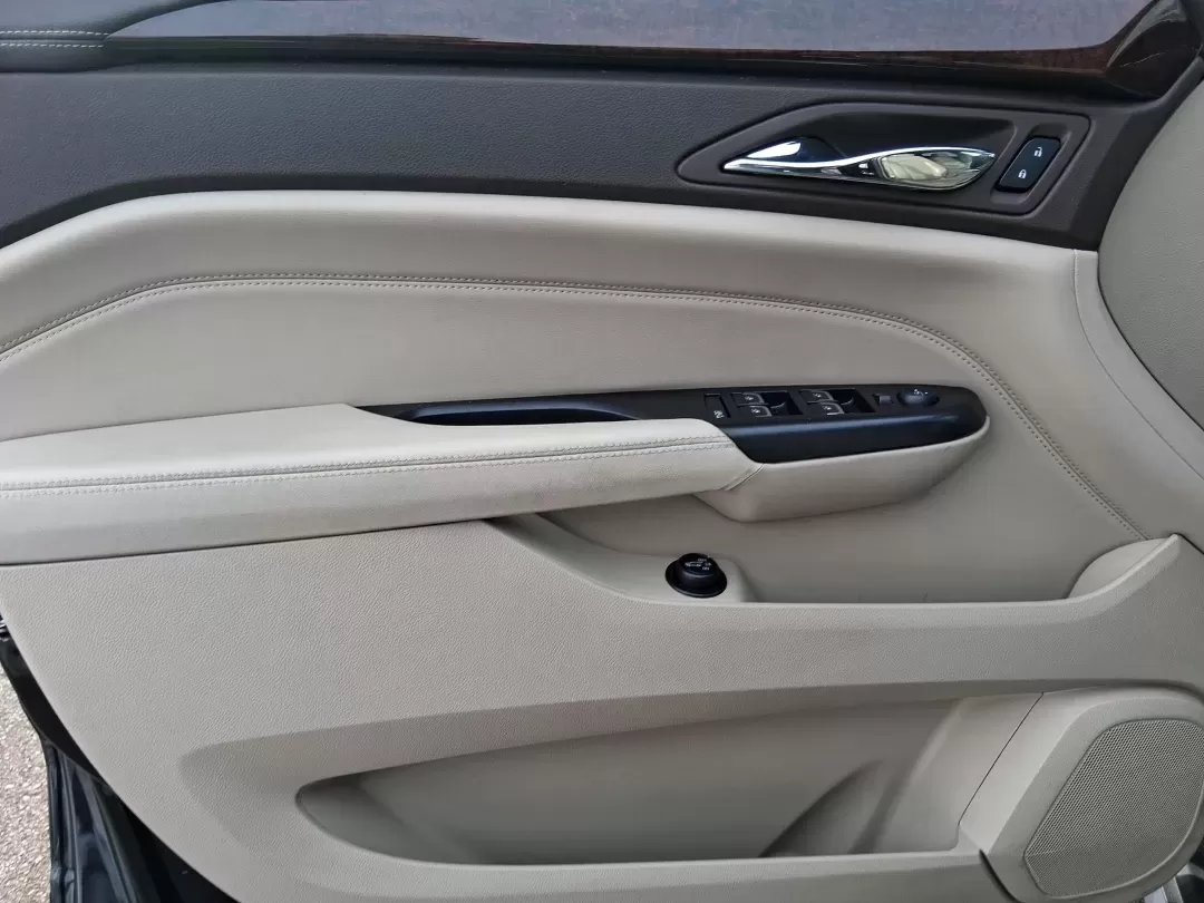 2016 Cadillac SRX Luxury Collection (3GYFNEE32GS) with an 3.6L V-6 gasoline direct injection engine, located at 1099 N County Rd 25A , Troy, OH, 45373, (937) 908-9800, 40.057079, -84.212883 - 2016 Cadillac SRX Luxury Collection - Photo#19